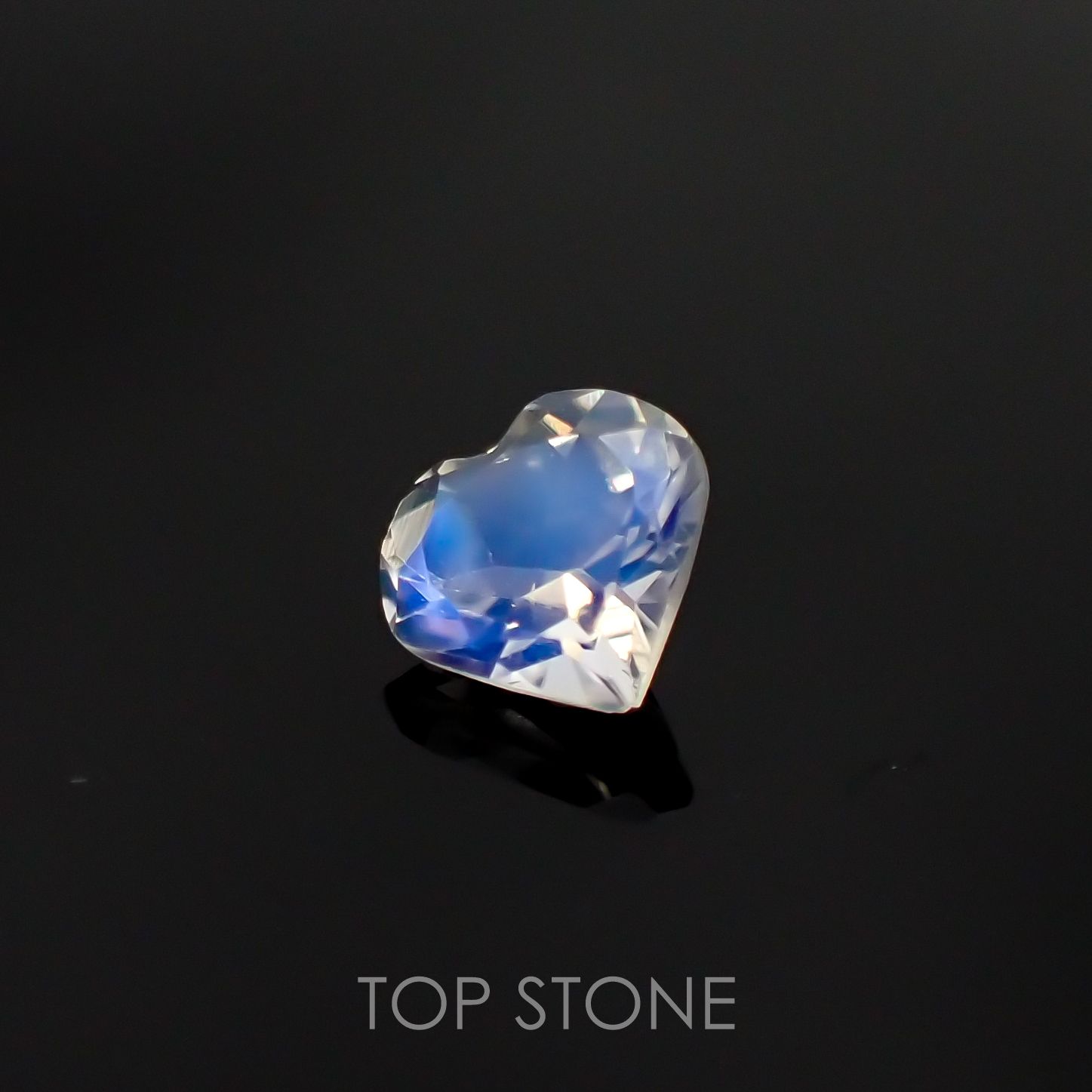 レインボームーンストーン(アンデシンラブラドライト) インド・ビハール産 ルース 0.59ct[210611274]5.9×6mm前後