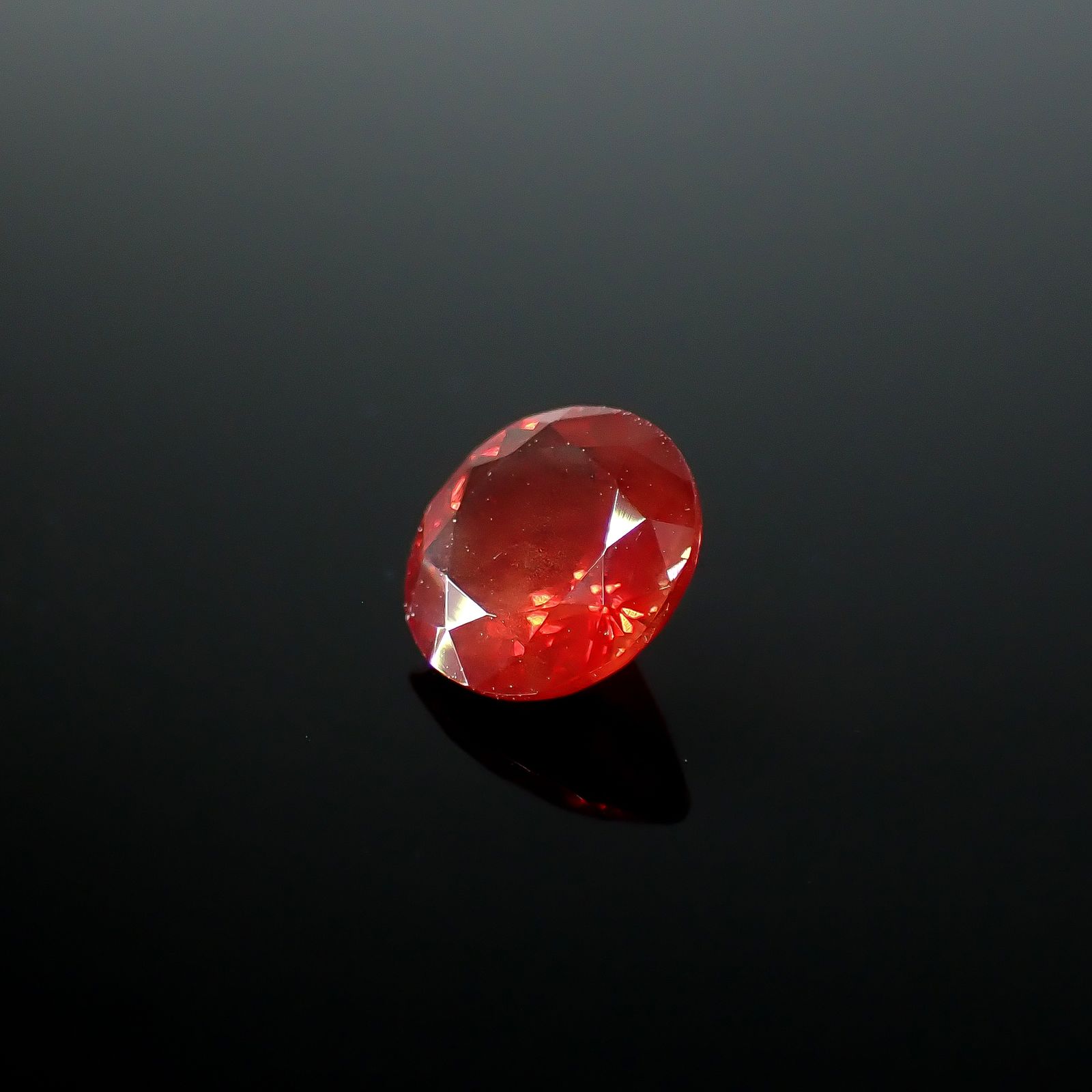 オレゴンサンストーン アメリカ・オレゴン州産 2.14ct [250931155]8.9x8.8mm前後