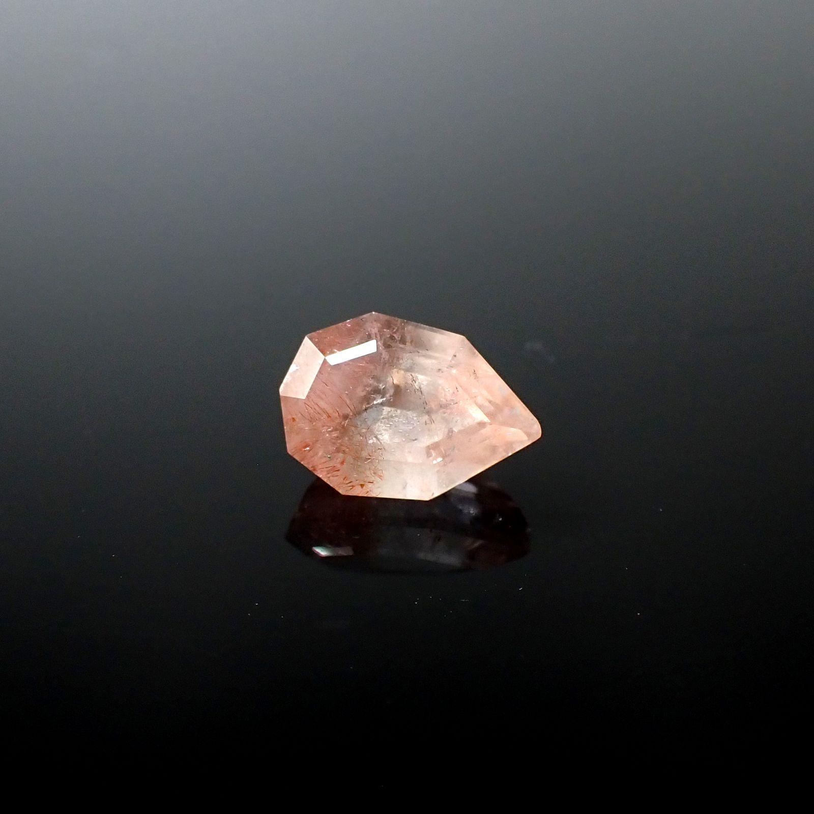 ◇カスタムカット◇ストロベリークォーツ カザフスタン産 2.21ct[240125497]10.1x7mm前後