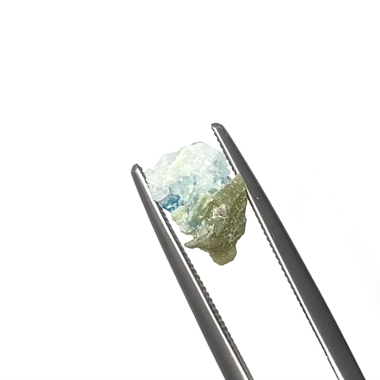 【ブラジル産】ユークレース原石 ユークレース 原石 ブラジル産 1.06ct[240326388]9.9x5.7mm前後