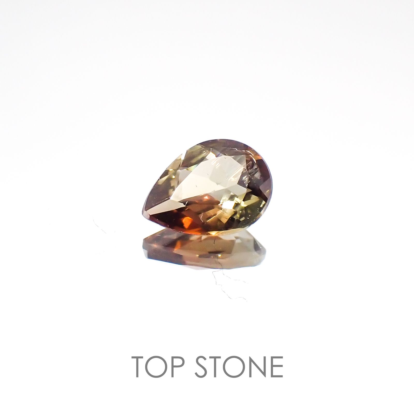 バイカラーアンダリュサイト スリランカ産 ルース 0.63ct[20117477]7×5.1mm前後