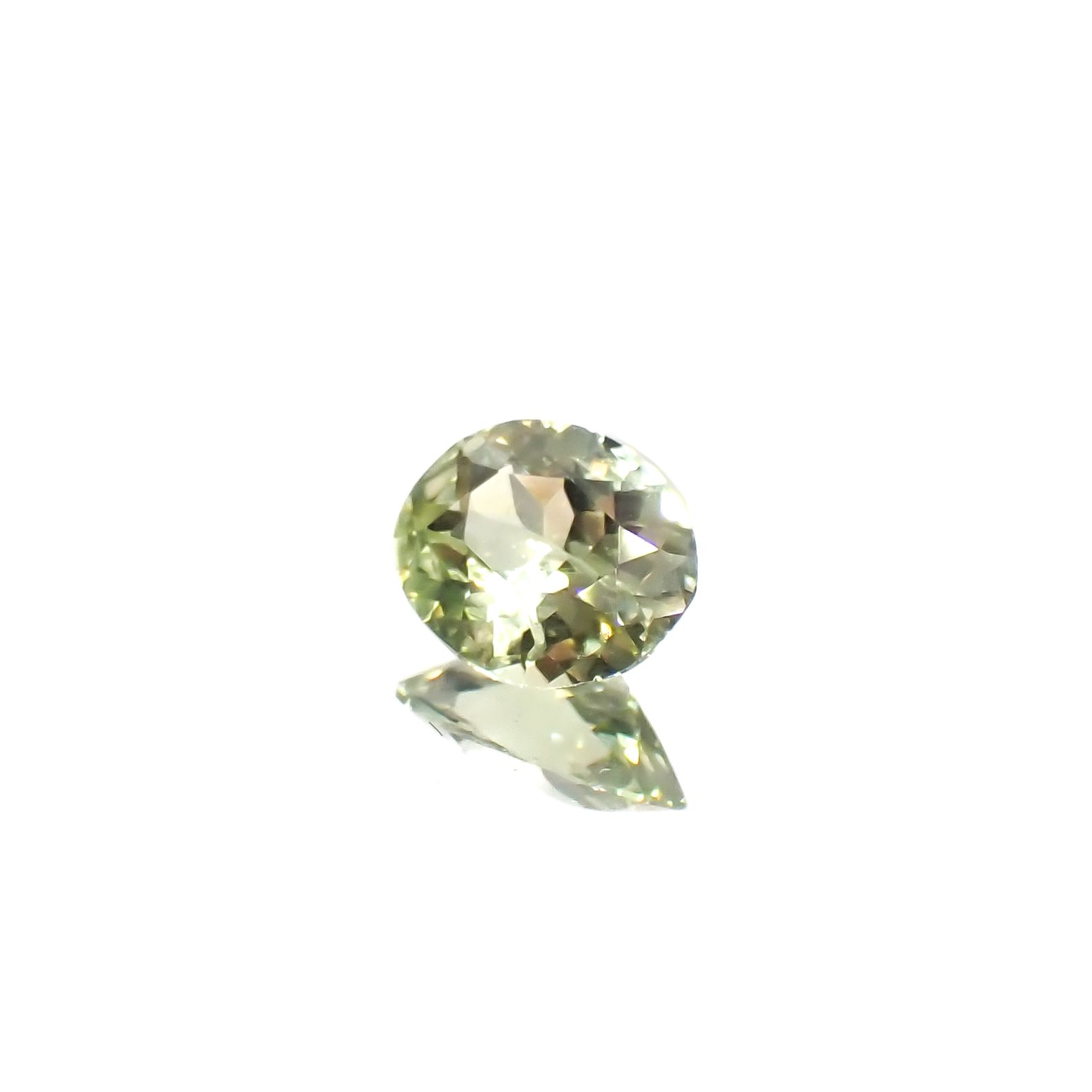 バナジウムクリソベリル(宝石名クリソベリル)マダガスカル産 0.449ct ソ付(日独)[240527634]5.6x4.51mm前後