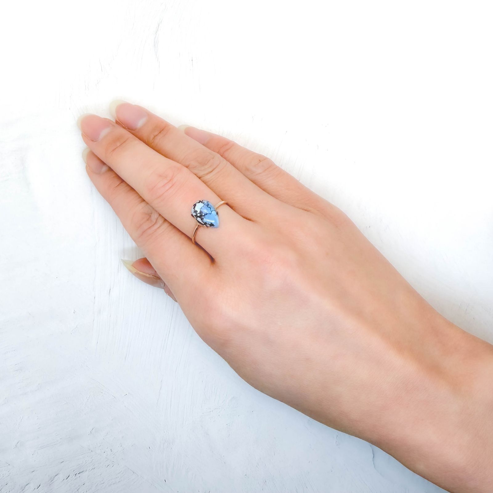 ターコイズ カザフスタン・ゴールデンヒル鉱山産 1.86ct / 11.1x7mm前後 [260331871]