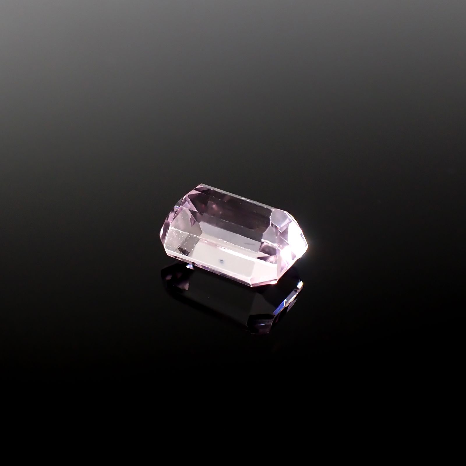 クンツァイト アフガニスタン産 4.03ct[231225144]9.8x7.5mm前後