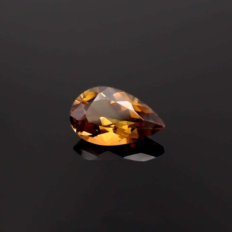 ゴールデンアイオライト(宝石名コーディエライト)マダガスカル産 1.43ct 識別済[230220346]10.7x6.6mm前後