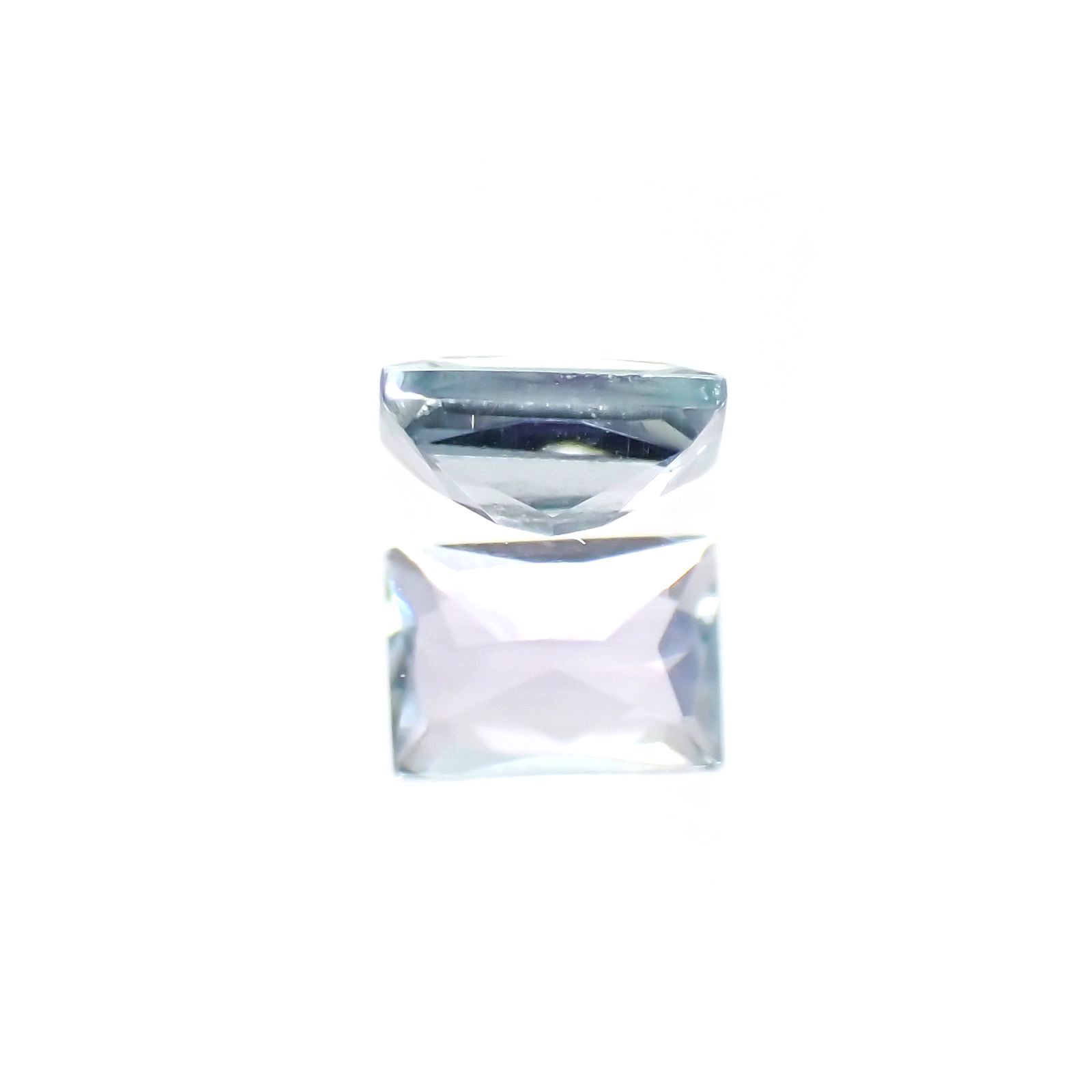 ブルーグリーンコーネルピン(宝石名コーネルピン)タンザニア産 識別済 0.11ct / 3x2mm前後 [240219229]