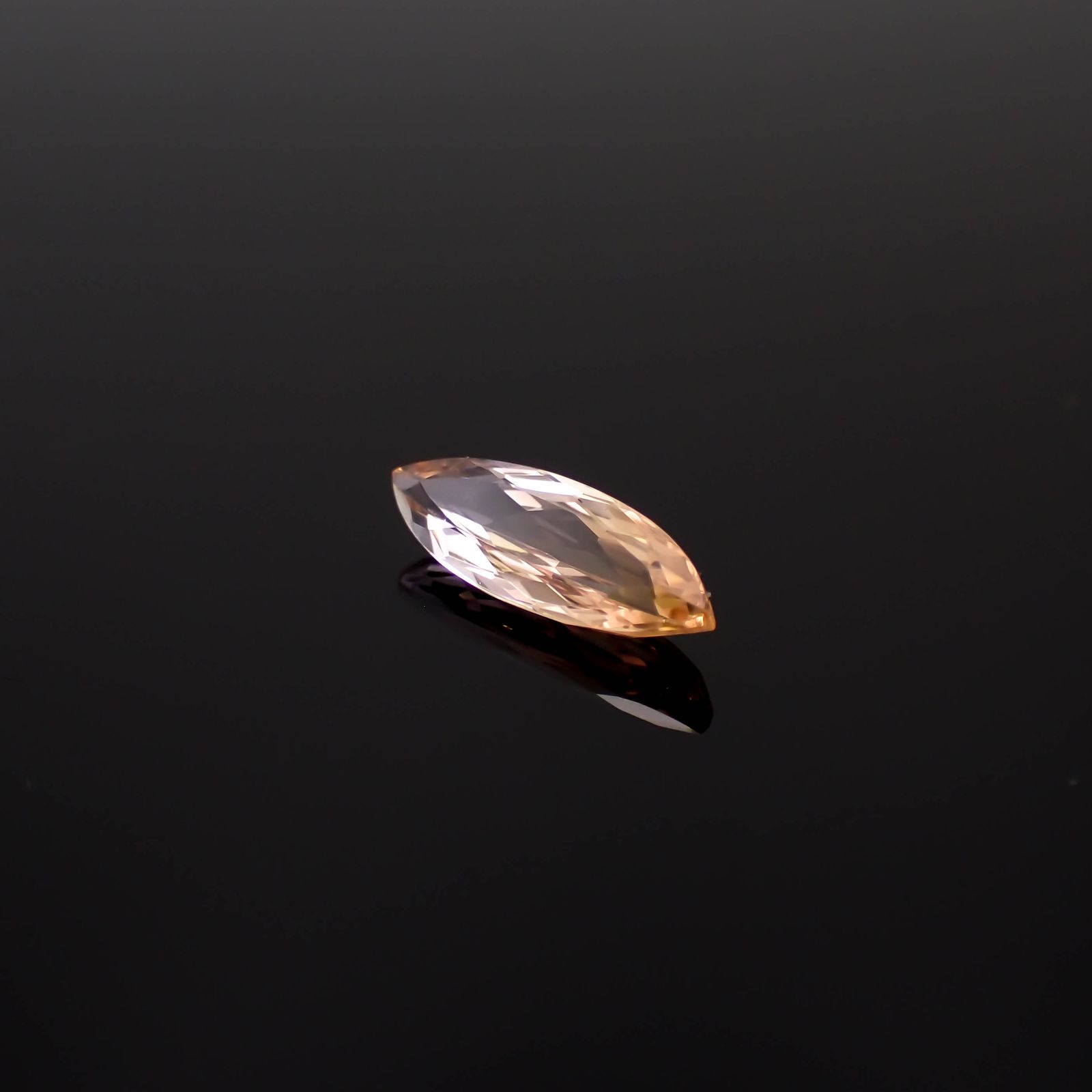 バイカラートパーズ ブラジル産 2.34ct[230521921]16.1x5.3mm前後