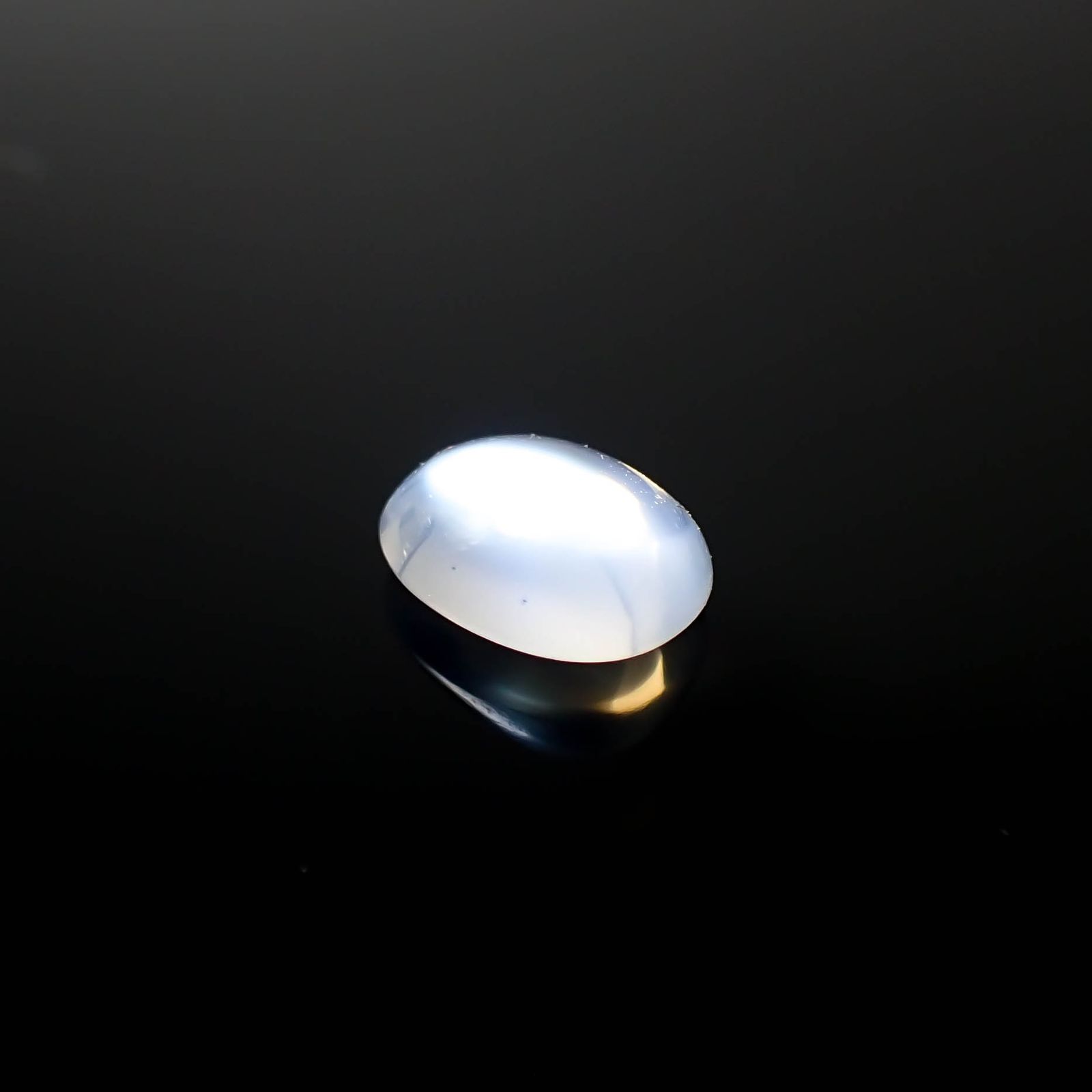 ムーンストーン(宝石名オーソクレース)インド/スリランカ産 1.18ct 識別済[240527725]7.9x6.1mm前後