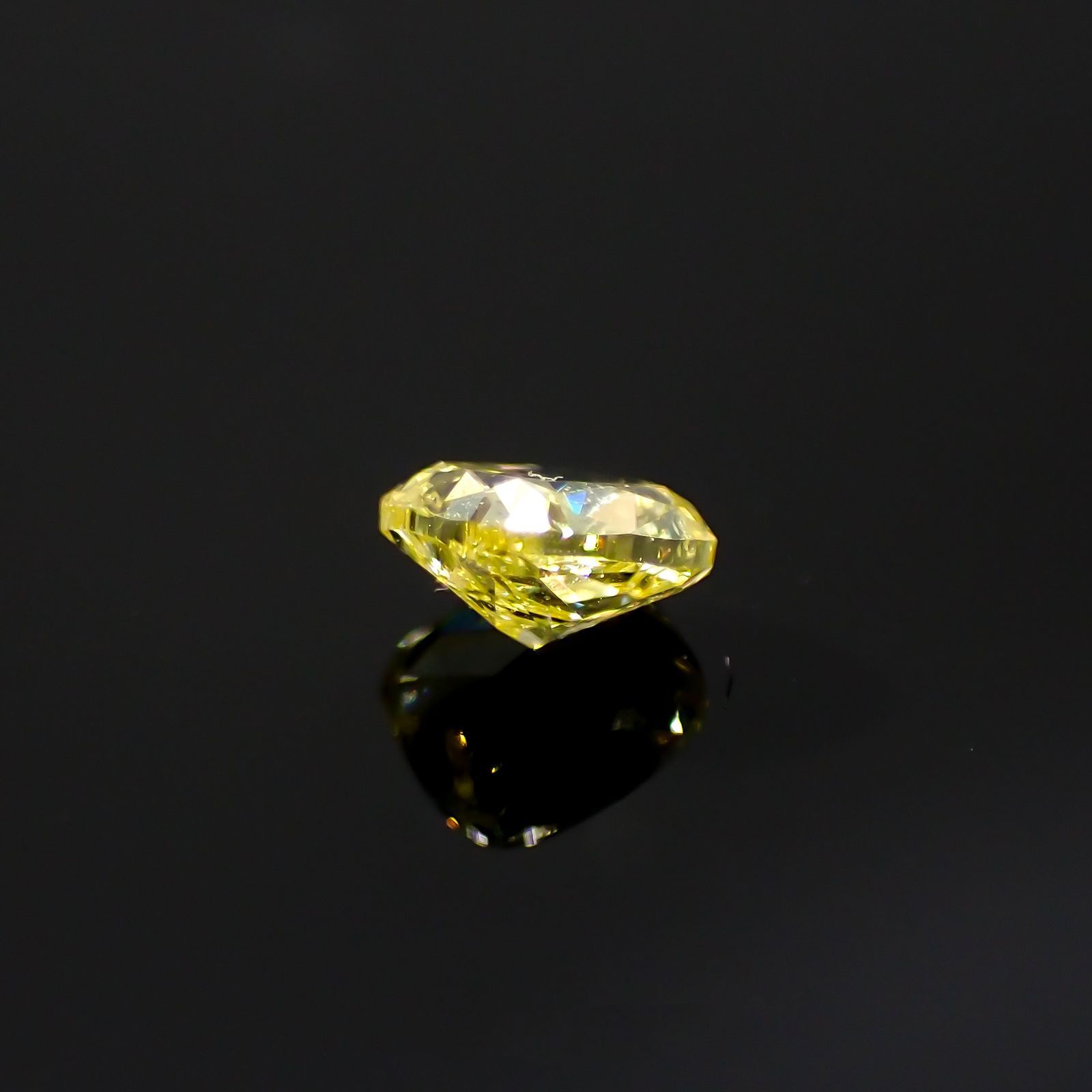 イエローダイヤモンド SI-VS(宝石名ダイアモンド) 0.14ct 識別済[220616388]3.1x2.7mm前後