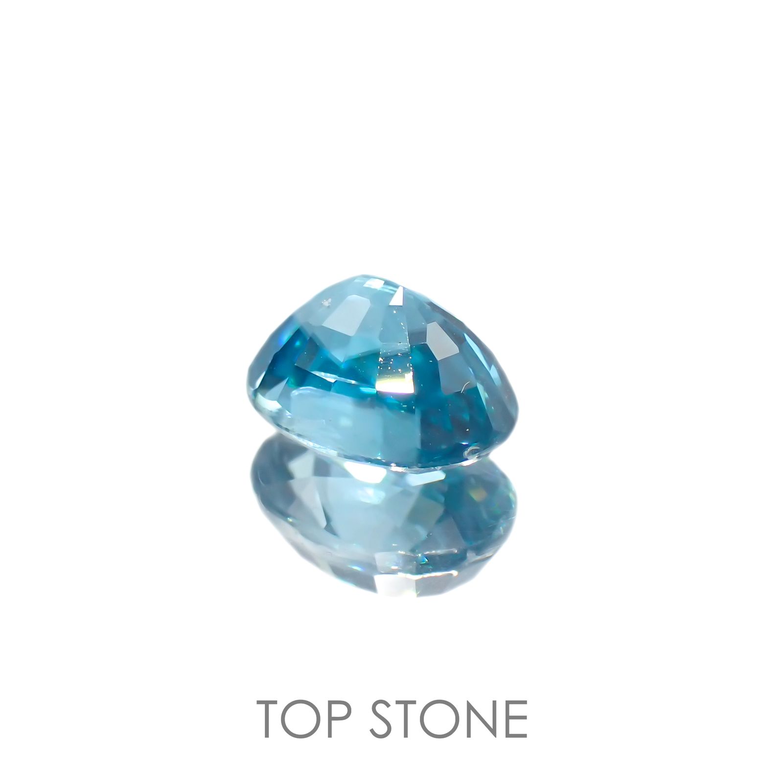 ブルージルコン(宝石名ジルコン) カンボジア産 2.55ct 識別済[21017932]8.1×6.1mm前後