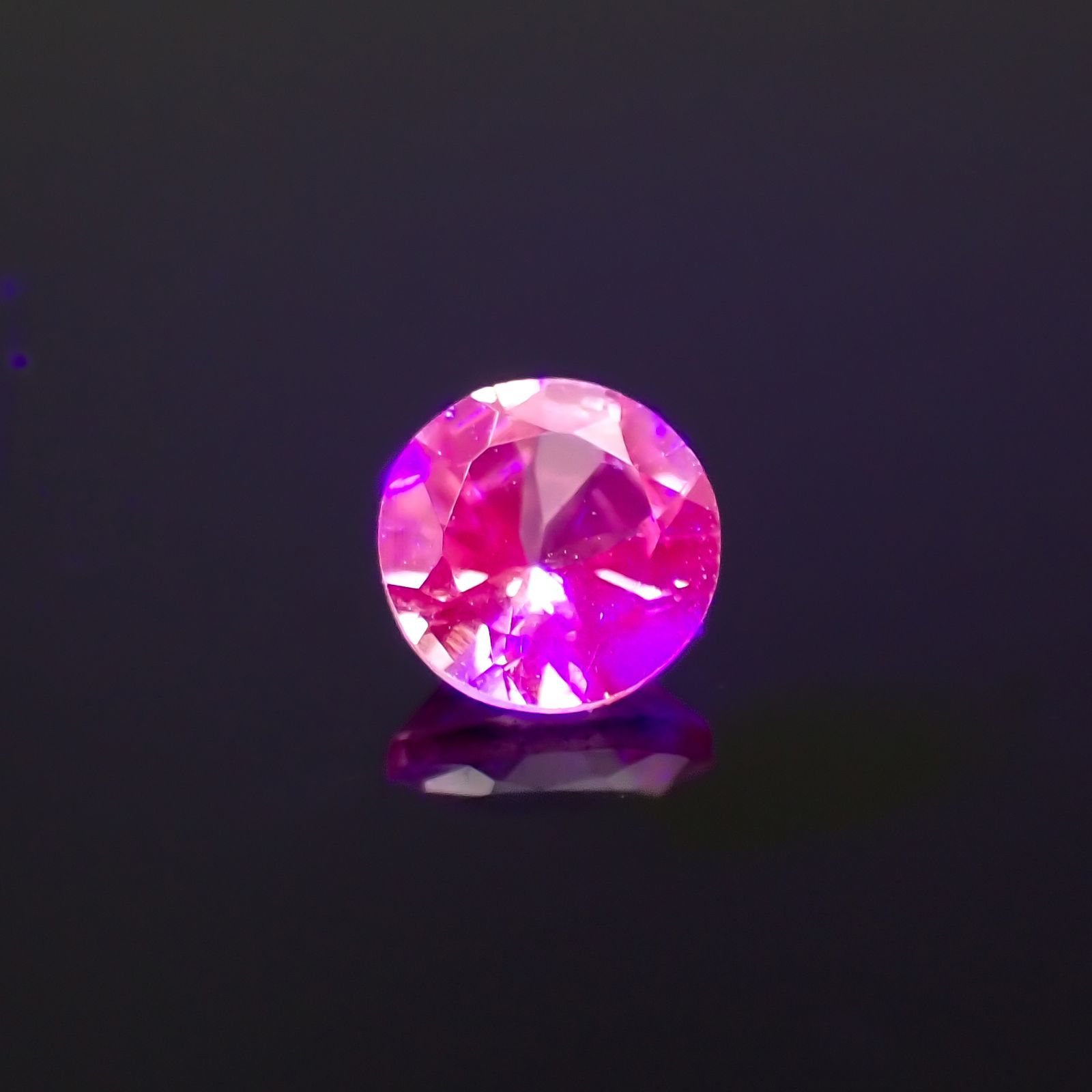シルキーピンクスピネル タンザニア産 0.27ct[230421561]3.8x3.8mm前後