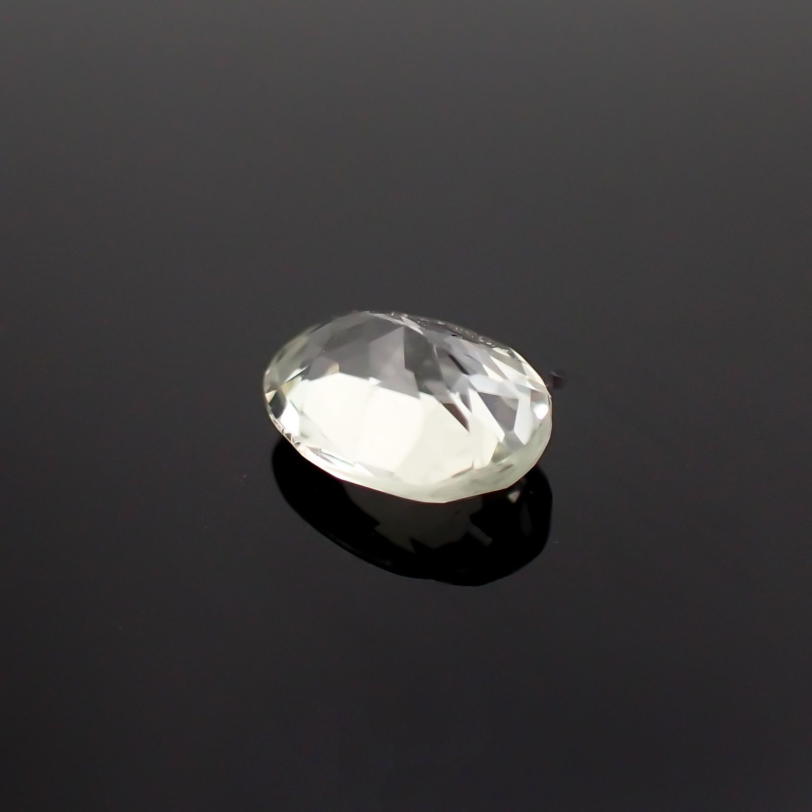シリマナイト(宝石名シリマナイト)インド産 識別済 1.30ct / 8x6.1mm前後 [221018465]