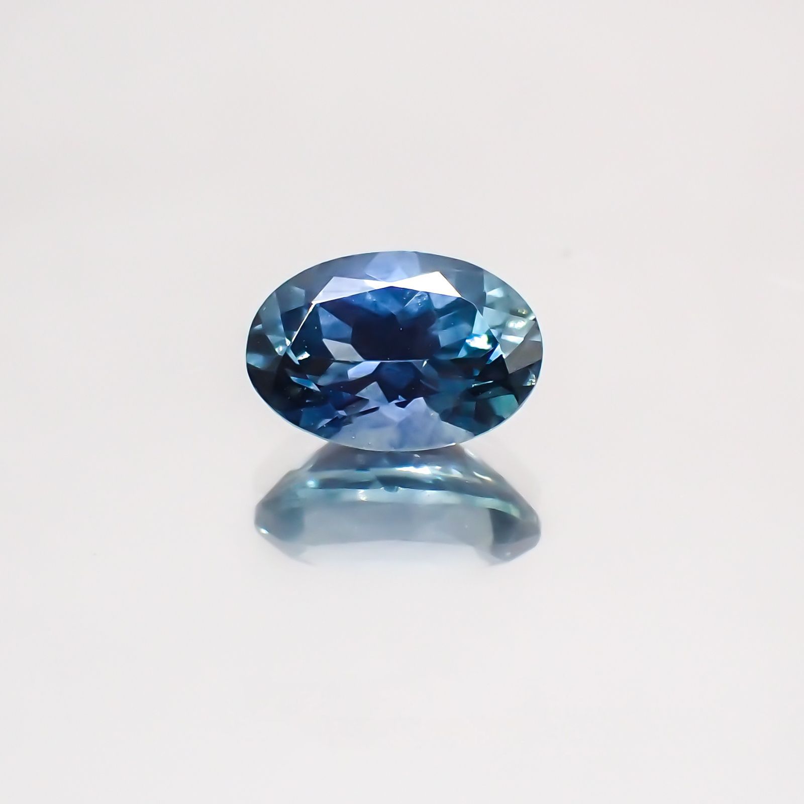 モンタナサファイア アメリカ産 ルース 0.77ct[21019463]6.4×4.4mm前後
