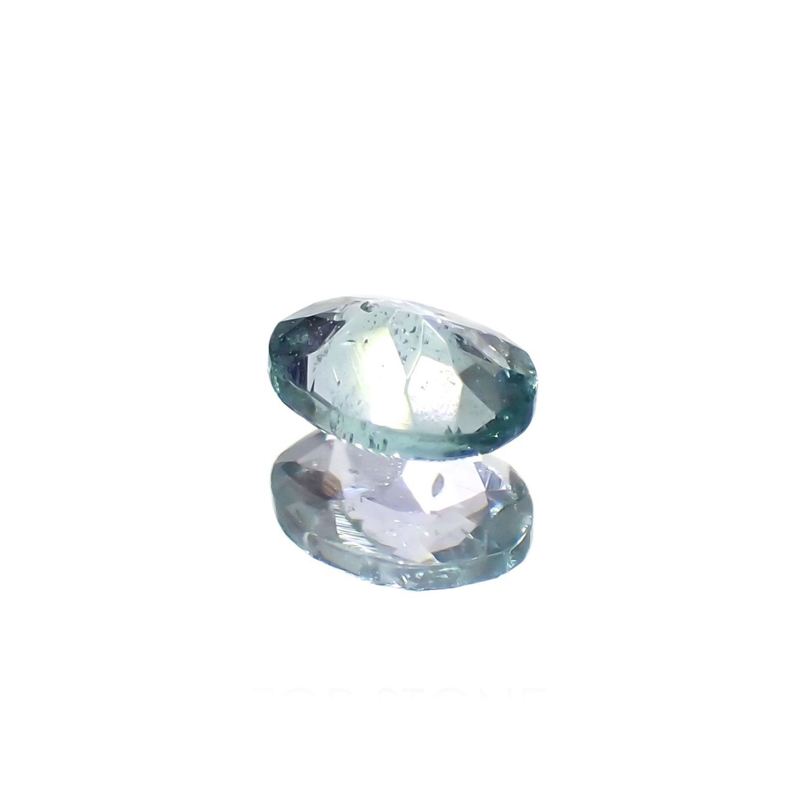 ブルーグリーンコーネルピン(宝石名コーネルピン)タンザニア産 識別済 0.12ct / 3.3x2.5mm前後 [251019245]