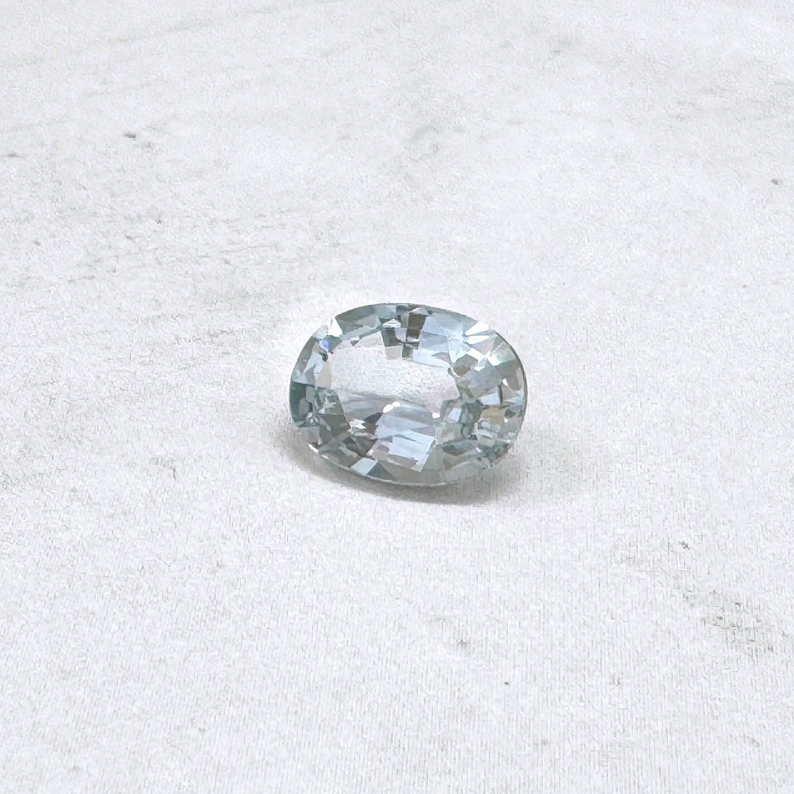 アイスブルーグリーンサファイア 非加熱(宝石名サファイア)スリランカ/マダガスカル産 1.91ct GIT鑑付[250830960]8.93x6.82mm前後