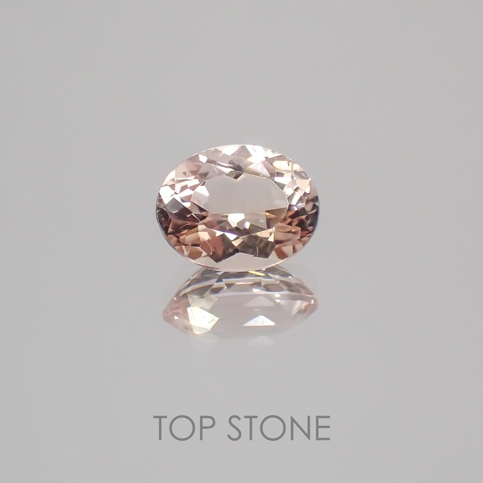 モルガナイト ナイジェリア産 ルース 0.75ct[21019103]6.7×5.2mm前後