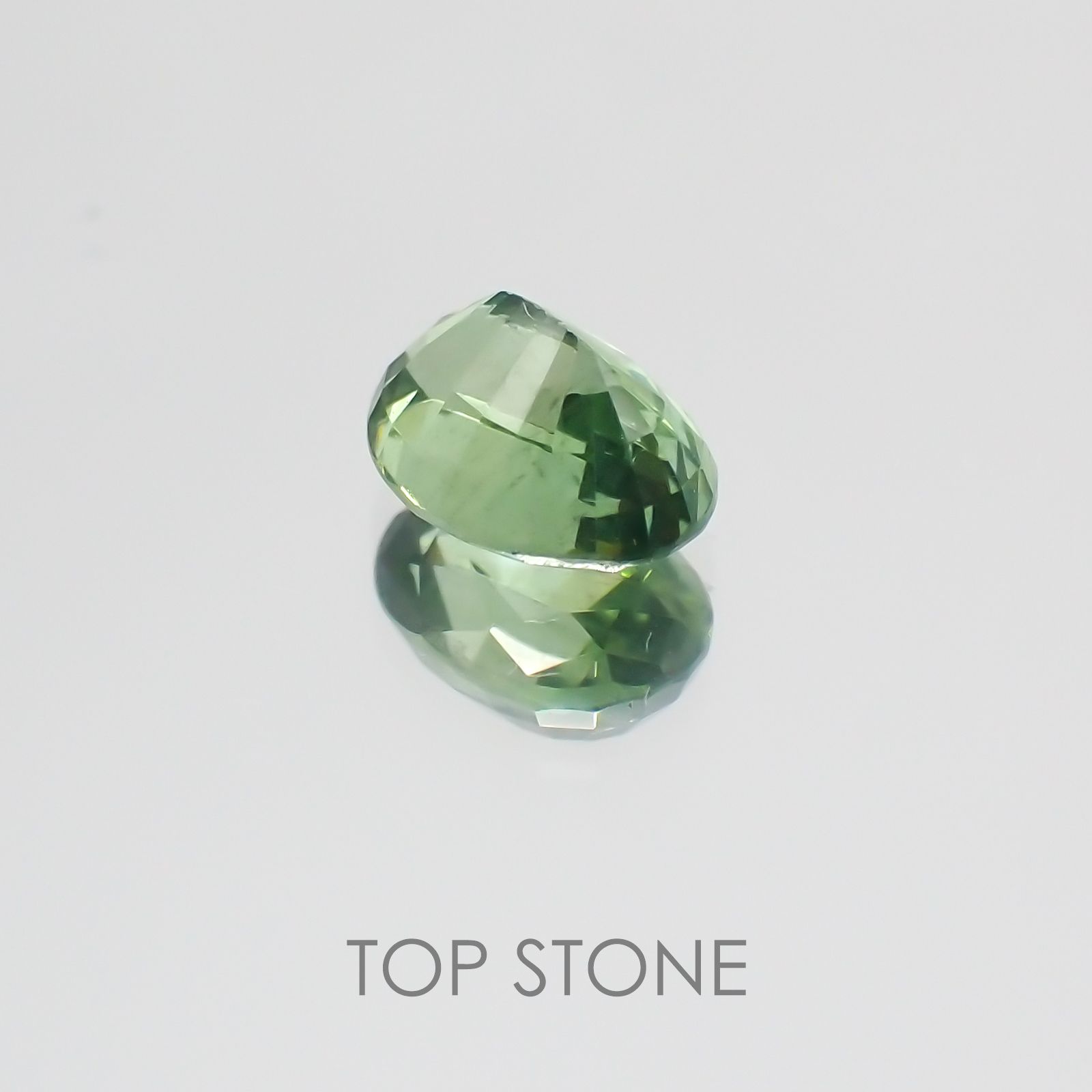 グリーンジルコン スリランカ・カンボジア産 ルース 1.07ct[21038613]6.6×4.9mm前後