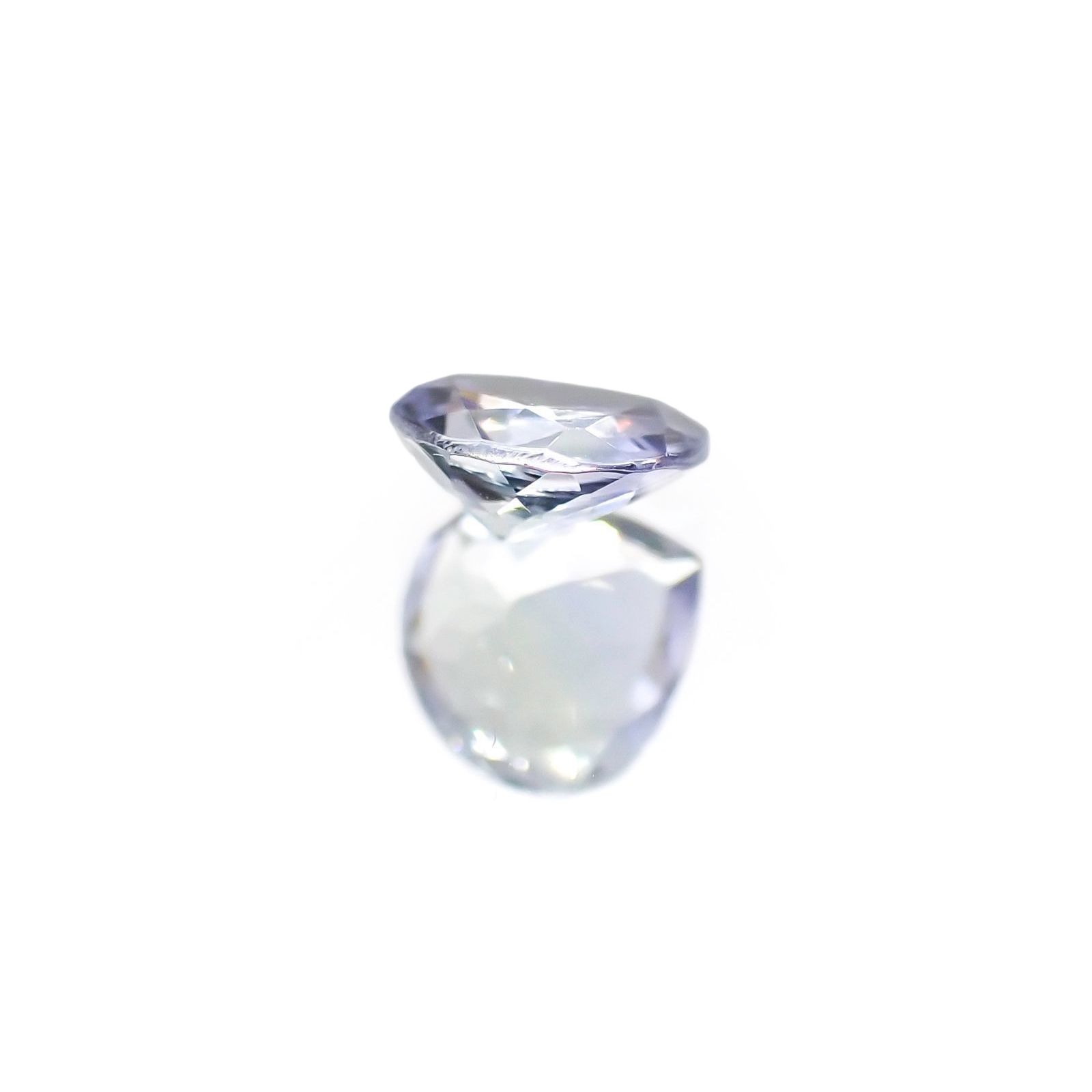 バイカラータンザナイト(宝石名タンザナイト)タンザニア産 識別済 0.42ct / 5.1x5.1mm前後 [231024012]