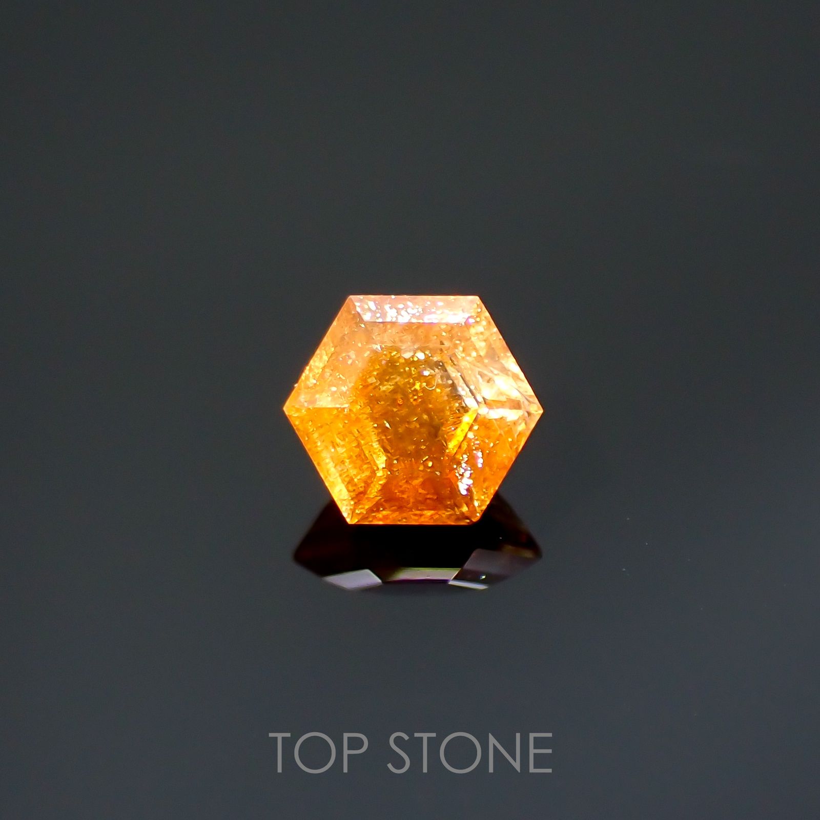 ◇ヘキサゴンカット◇イリュージョンサンストーン インド産 0.54ct[220115489]4.9x4.9mm前後