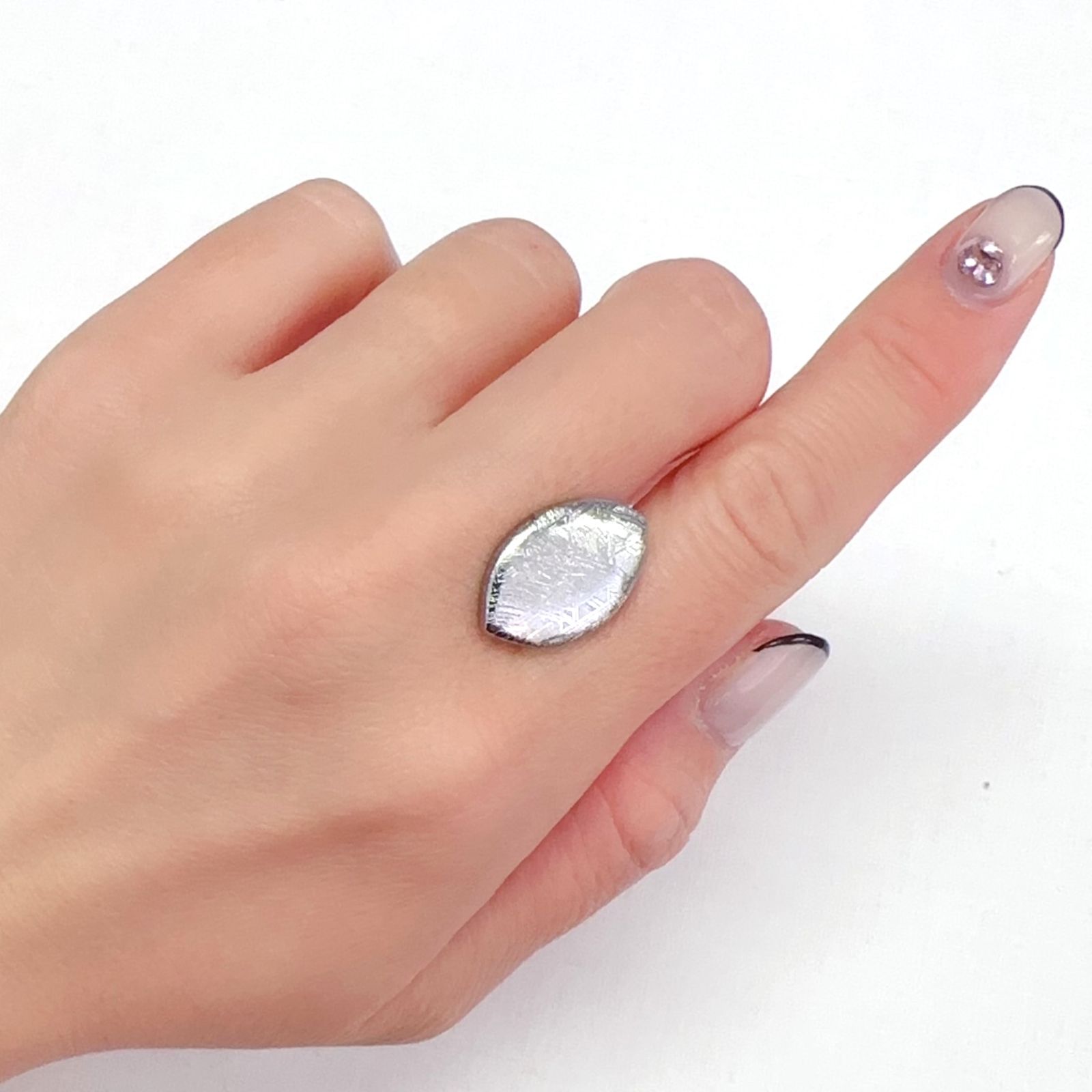 ムオニナルスタ隕石 発見地:スウェーデン 19.61ct[240125803]19.7x12.6mm前後
