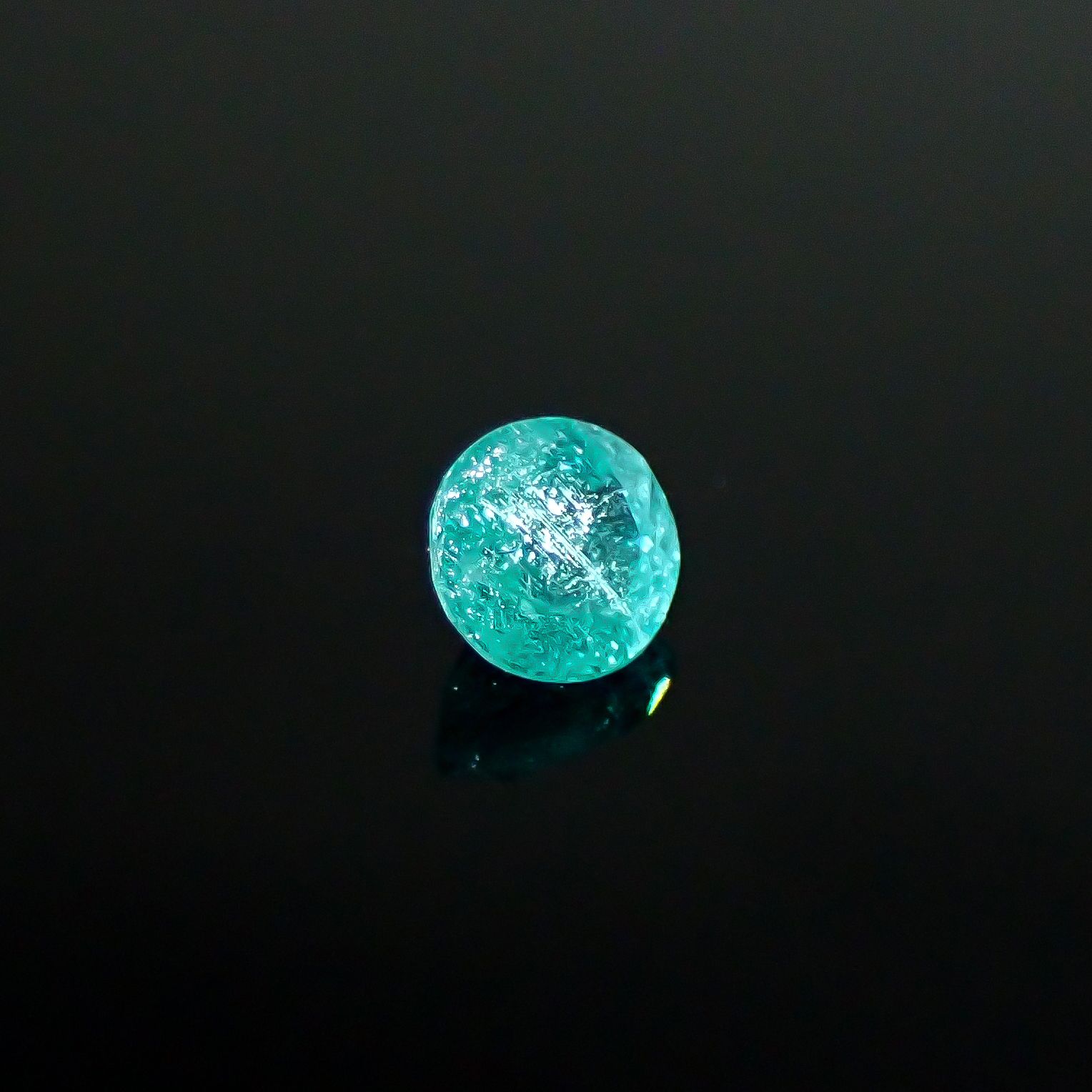 パライバトルマリン ブラジル・キントス鉱山産 0.13ct / 3.1x3mm前後 [250931080]