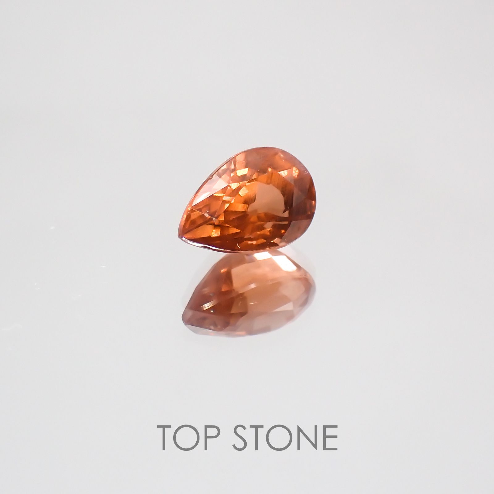カラーチェンジマラヤガーネット(宝石名ガーネット) タンザニア産 1.33ct 識別済[21019643]7.7×5.1mm前後