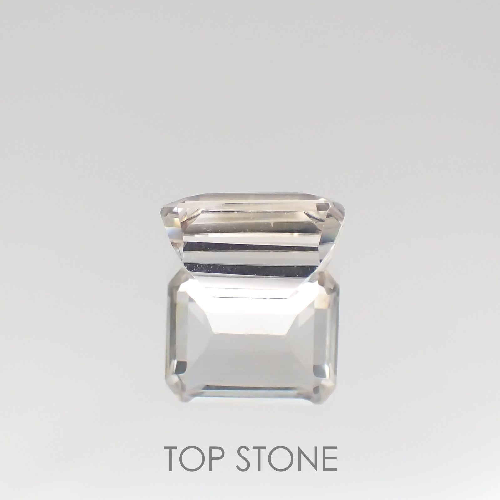 フェナカイト(宝石名フェナカイト)ブラジル産 3.353ct ソ付(彩珠)[221018578]9.5x7.6mm前後