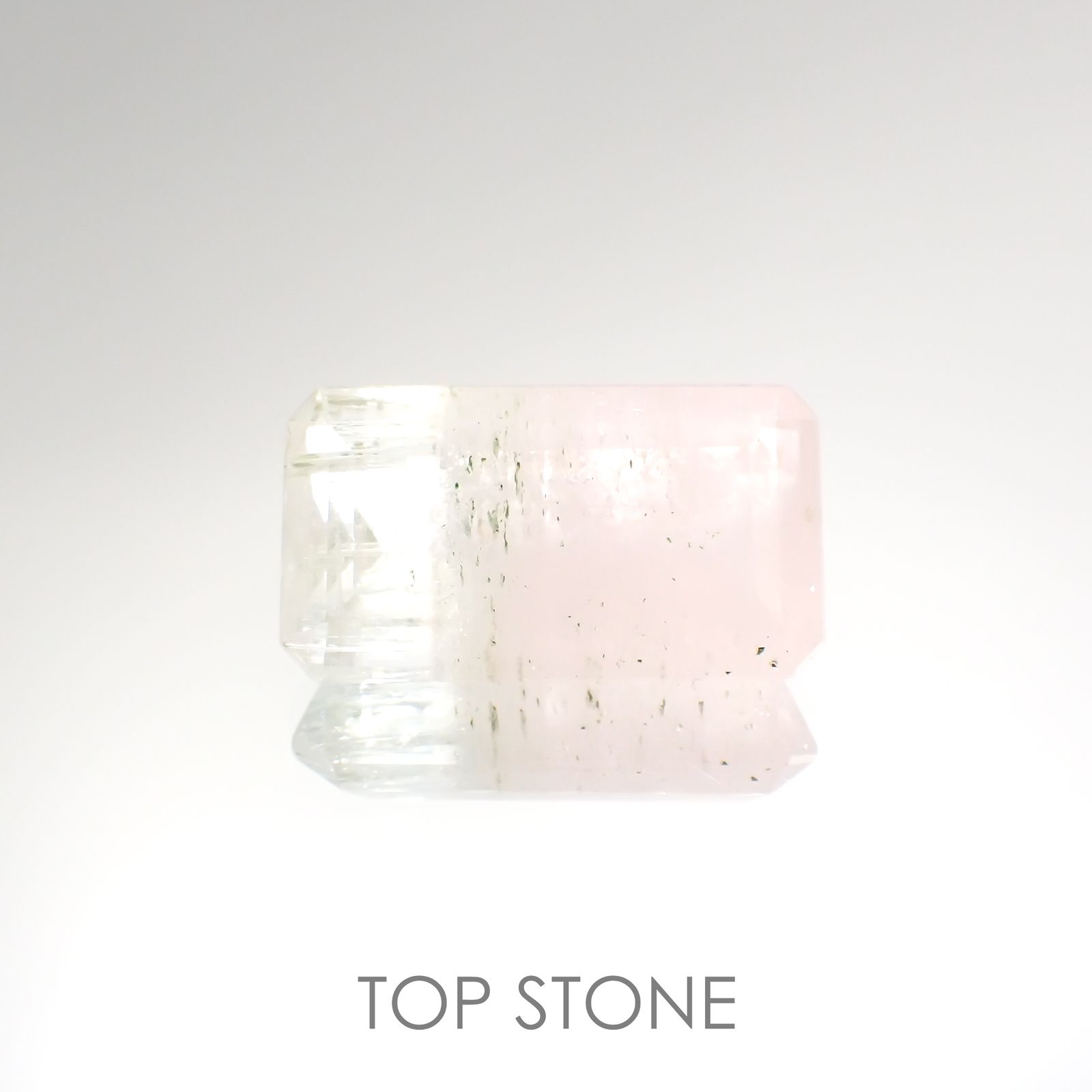 バイカラーベリル(宝石名バイカラー・ベリル) アフガニスタン産 18.789ct ソ付(日独)[20062990]22.3×12.4mm前後