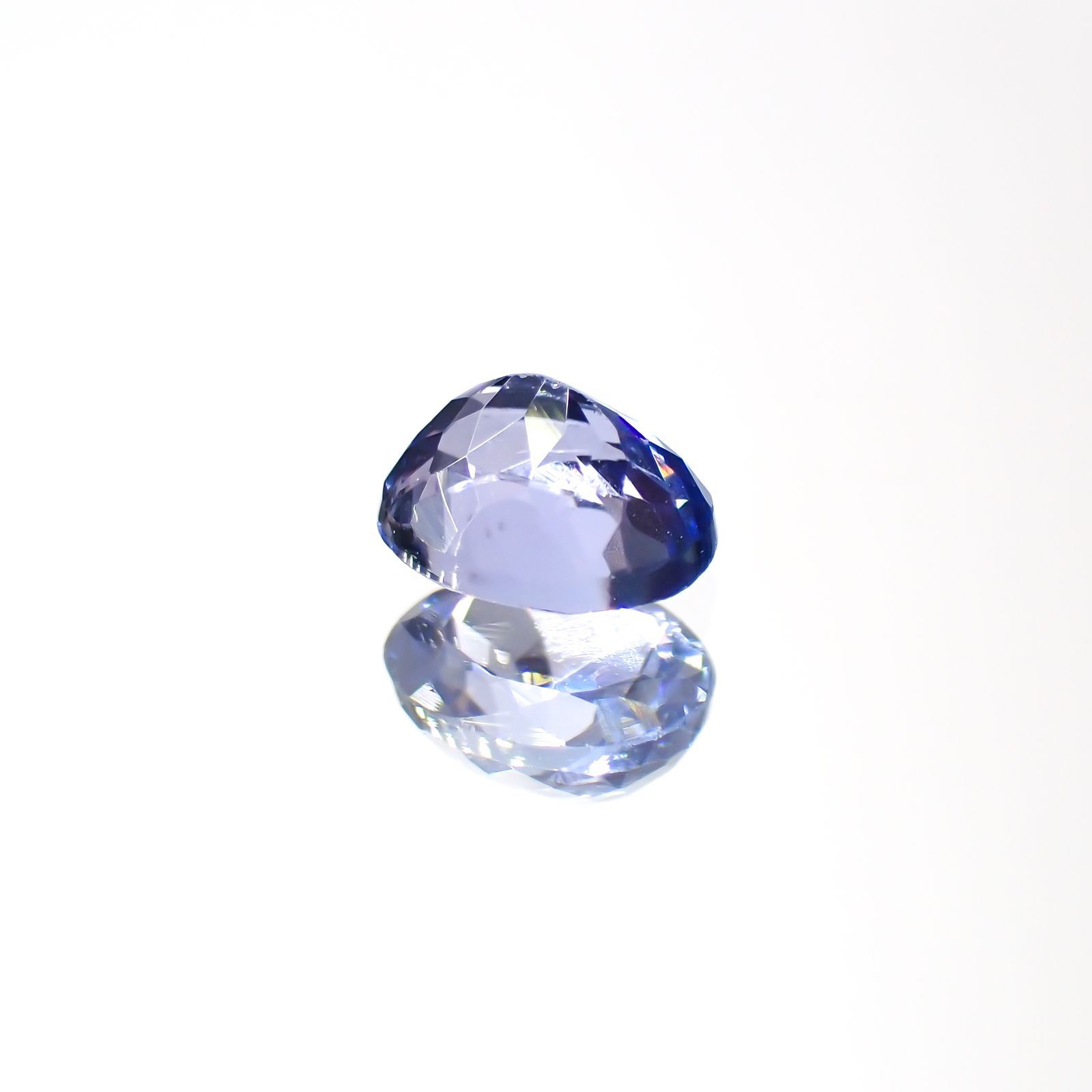 タンザナイト(宝石名タンザナイト)タンザニア産 0.44ct 識別済[220113853]5.1x4.1mm前後