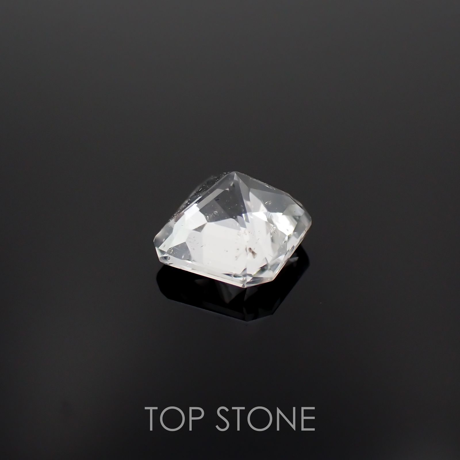 フェナカイト(宝石名フェナカイト)マダガスカル/ブラジル産 0.75ct 識別済[221119133]5.3x5.3mm前後