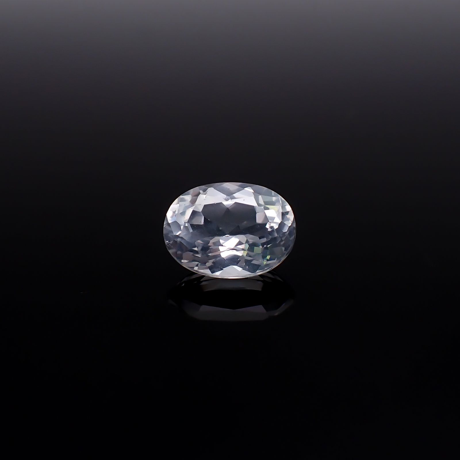 シルバーアパタイト フルオレッセンス アフリカ産 識別済 1.88ct / 9x6.6mm前後 [260632510]