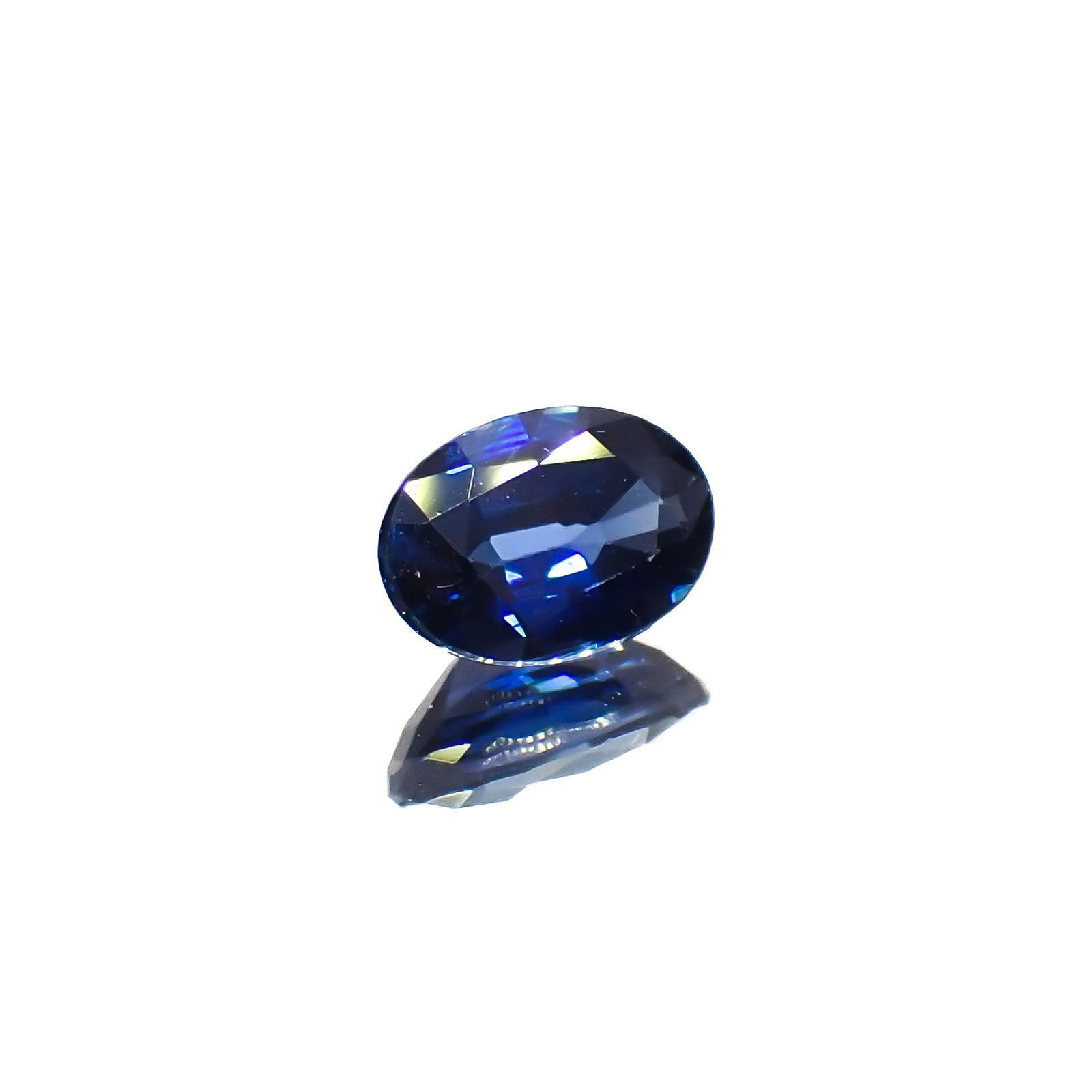 サファイア(宝石名サファイア)スリランカ/マダガスカル産 0.71ct 識別済[230120242]6.3x4.4mm前後