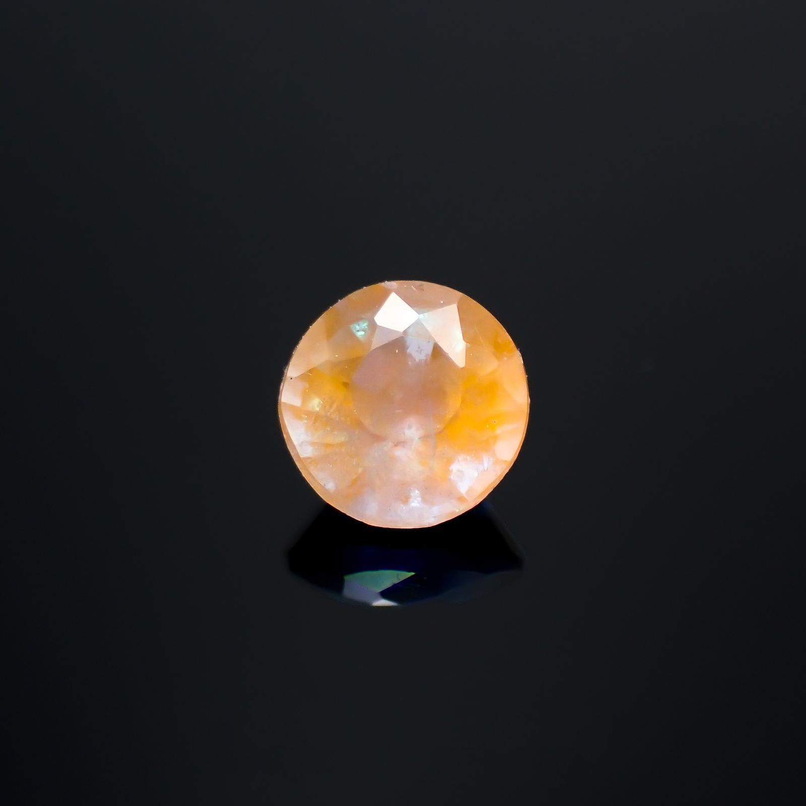 アフガナイト フルオレッセンス(宝石名アフガナイト)アフガニスタン産 0.21ct 識別済[221219547]3.9x4mm前後
