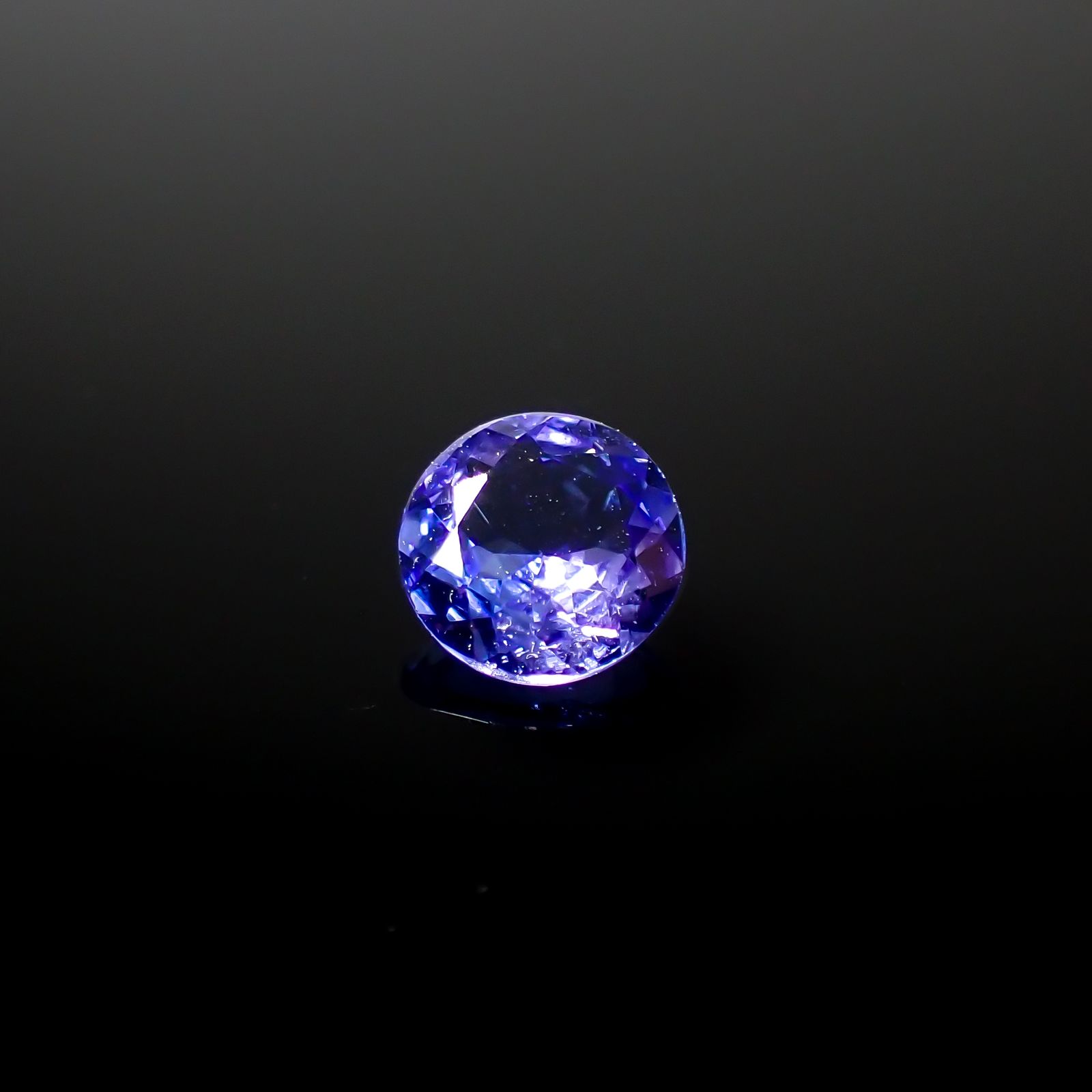 タンザナイト(宝石名タンザナイト)タンザニア産 0.74ct 識別済[240627883]6x6mm前後