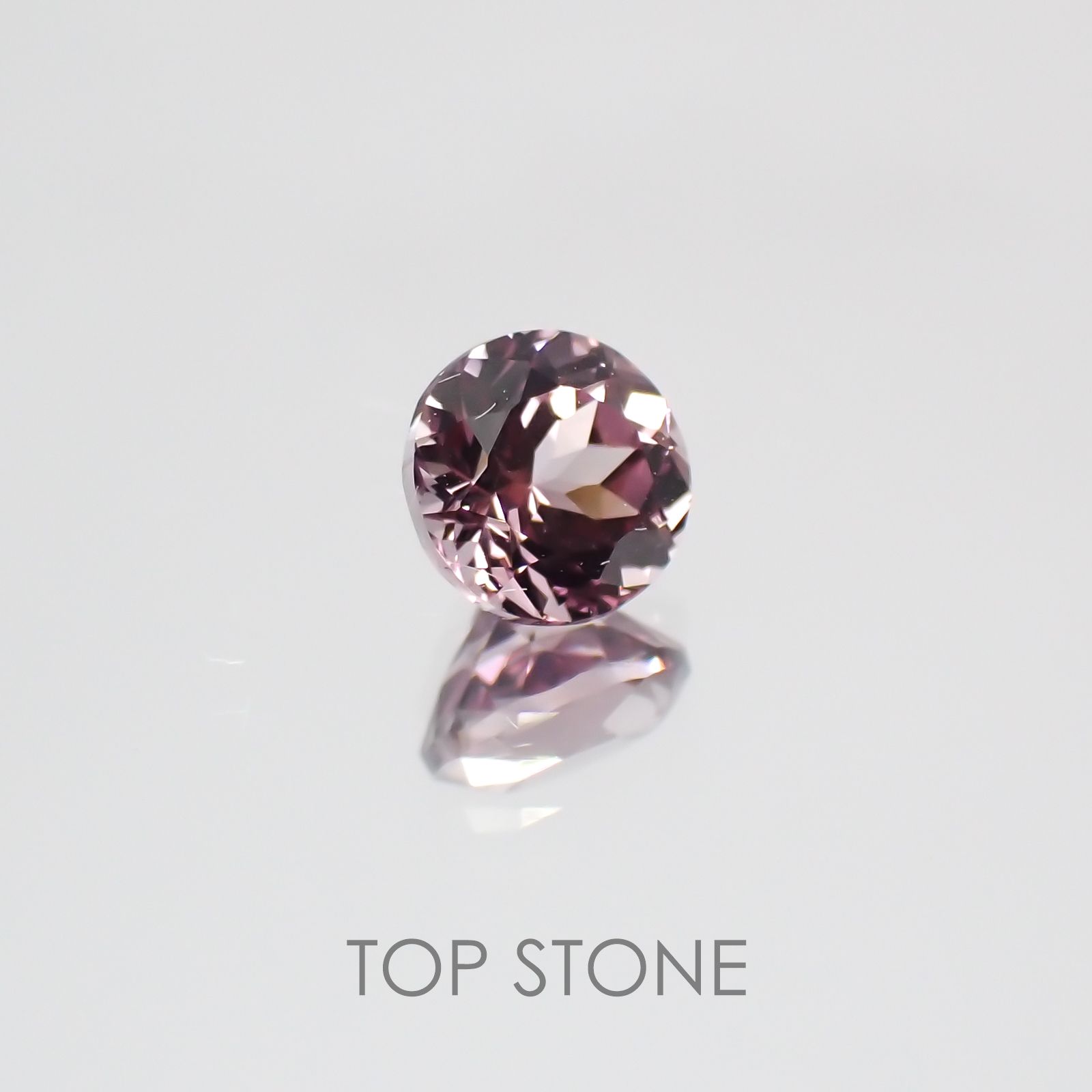 ウンバライトガーネット タンザニア産 ルース 0.71ct[20128575]5.1×5.1mm前後