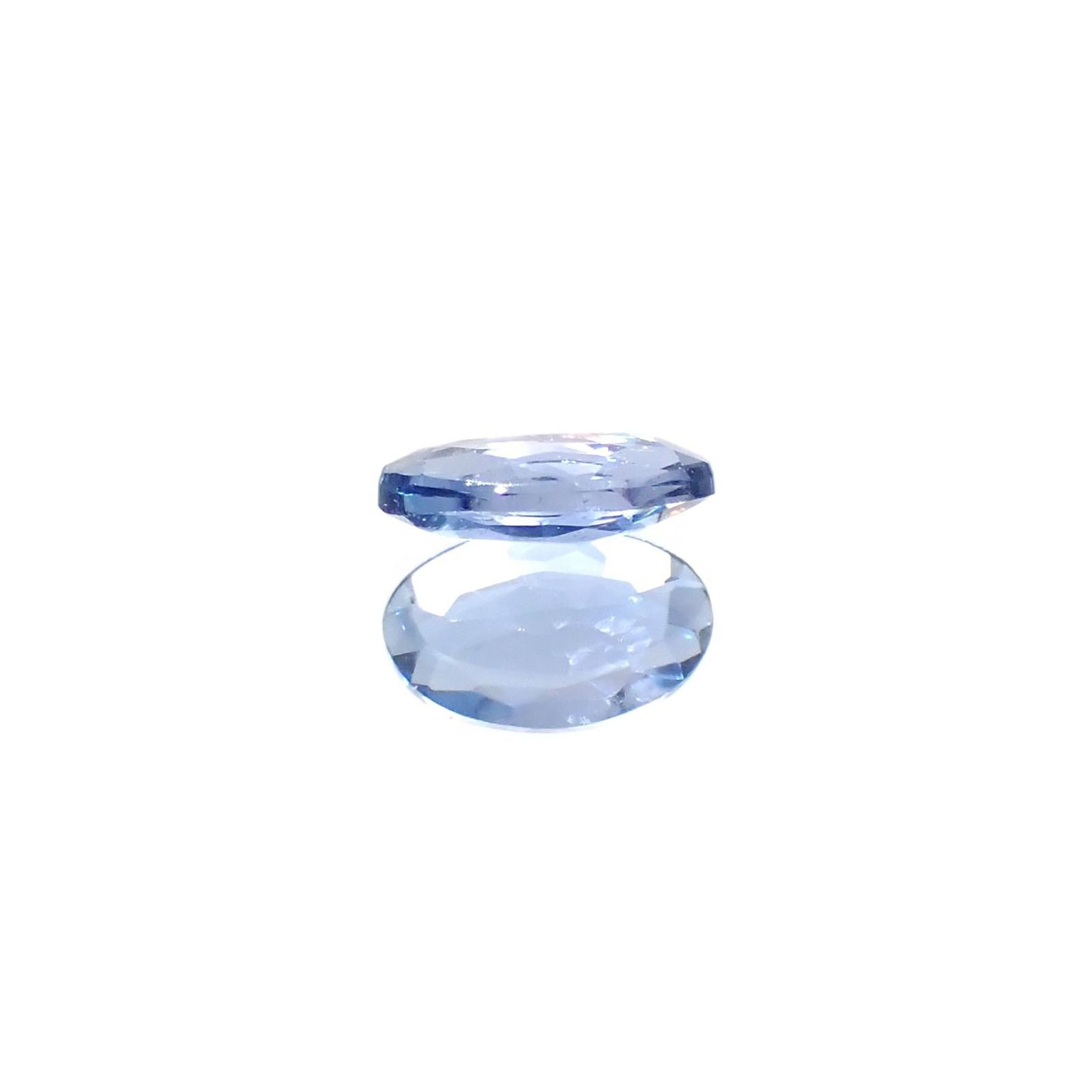 タトゥーアクアマリン ブラジル・ミナスジェライス州タトゥー鉱山産 0.17ct / 5x3.2mm前後 [260127174]