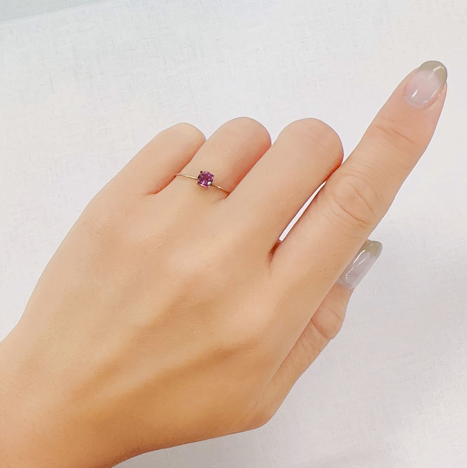 マラヤガーネット(宝石名ガーネット)タンザニア産 0.39ct 識別済[230823050]4.1x4mm前後