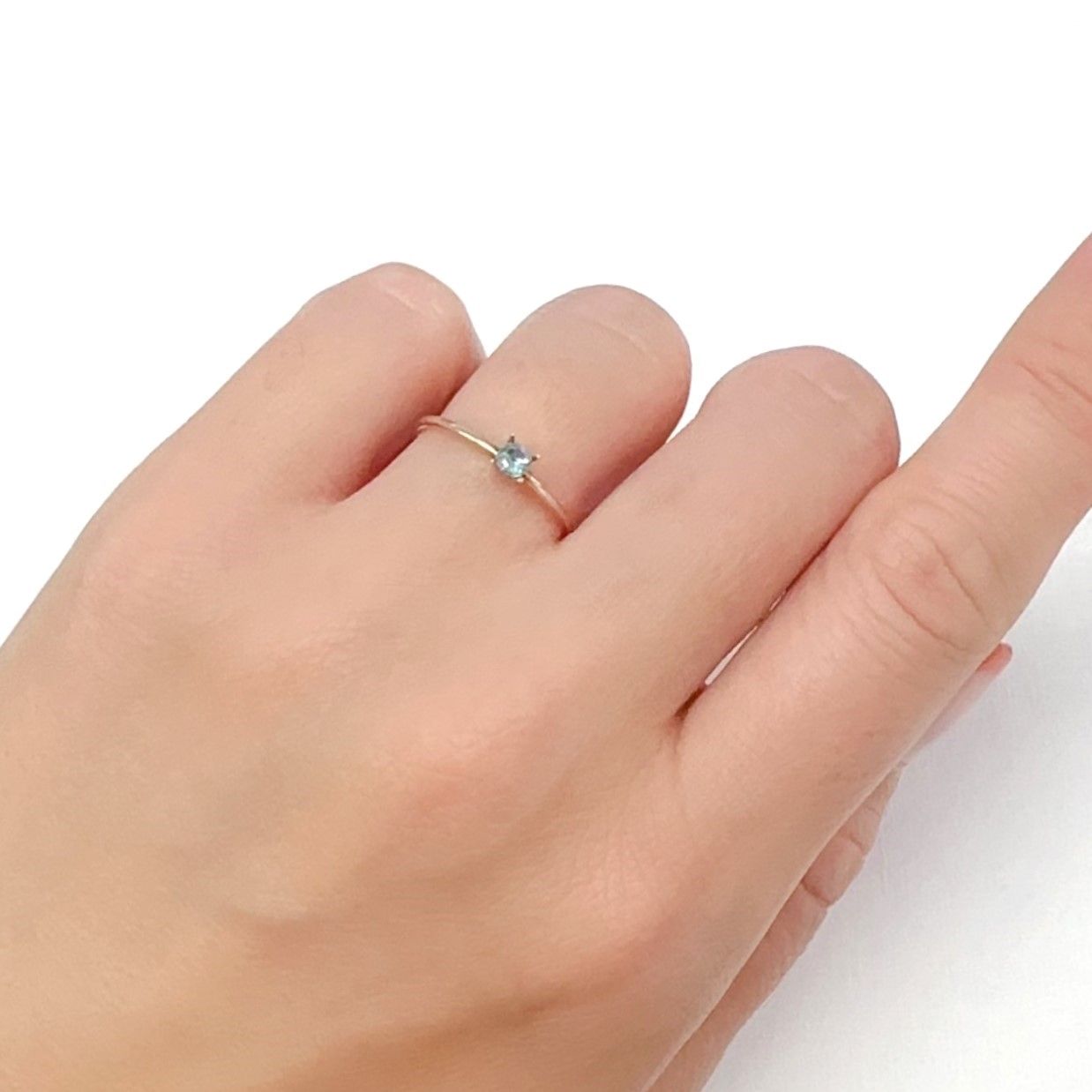 ブルーグリーンコーネルピン(宝石名ブルー グリーン・コーネルピン)タンザニア産 0.11ct 識別済[240527668]3x3mm前後