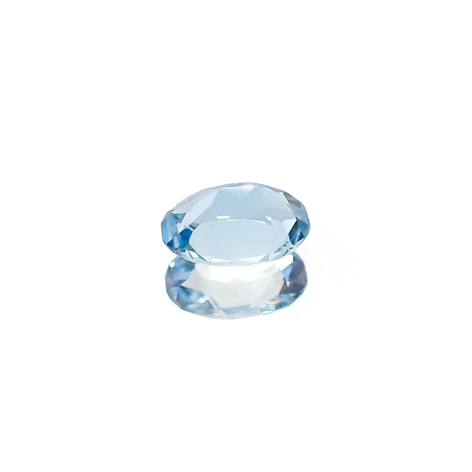 アクアマリン サンタマリアカラー(宝石名アクアマリン)モザンビーク産 識別済 0.24ct / 4.9x3.7mm前後 [260622261]
