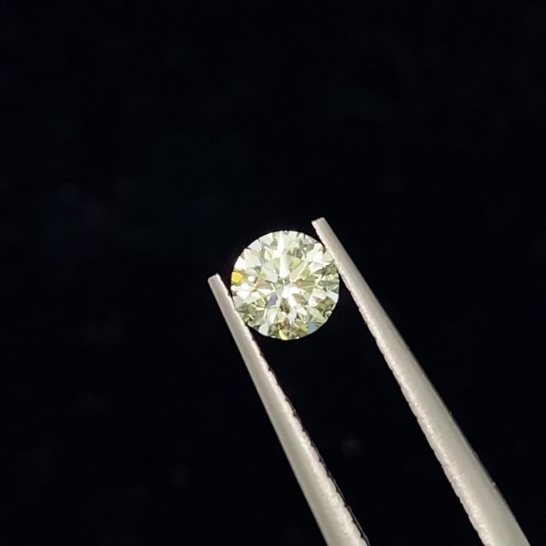 グリーンダイヤモンド 無処理 VS-1(VERY LIGHT YELLOW GREEN) 0.402ct 