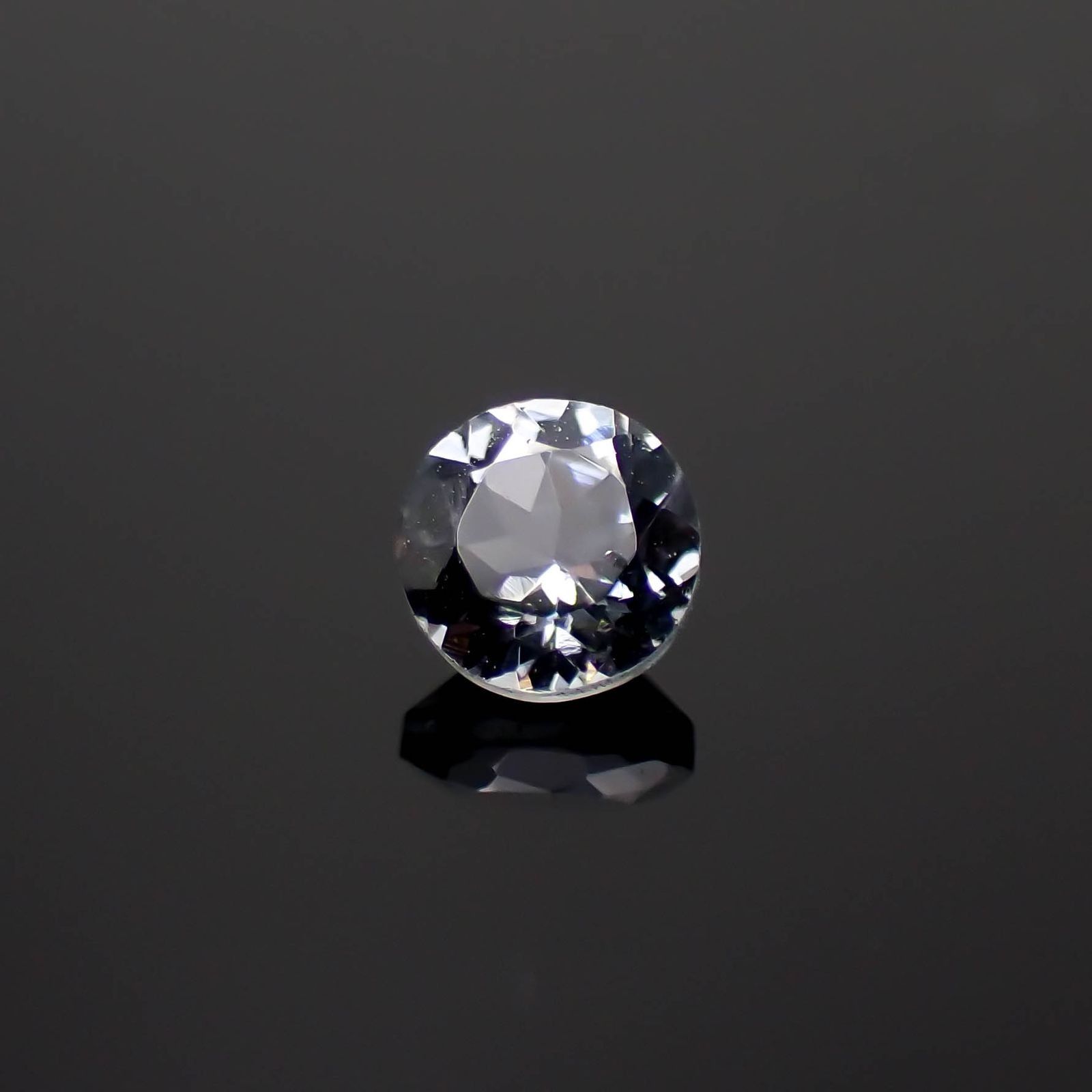 グレースピネル タンザニア産 0.48ct[230421540]4.5x4.5mm前後