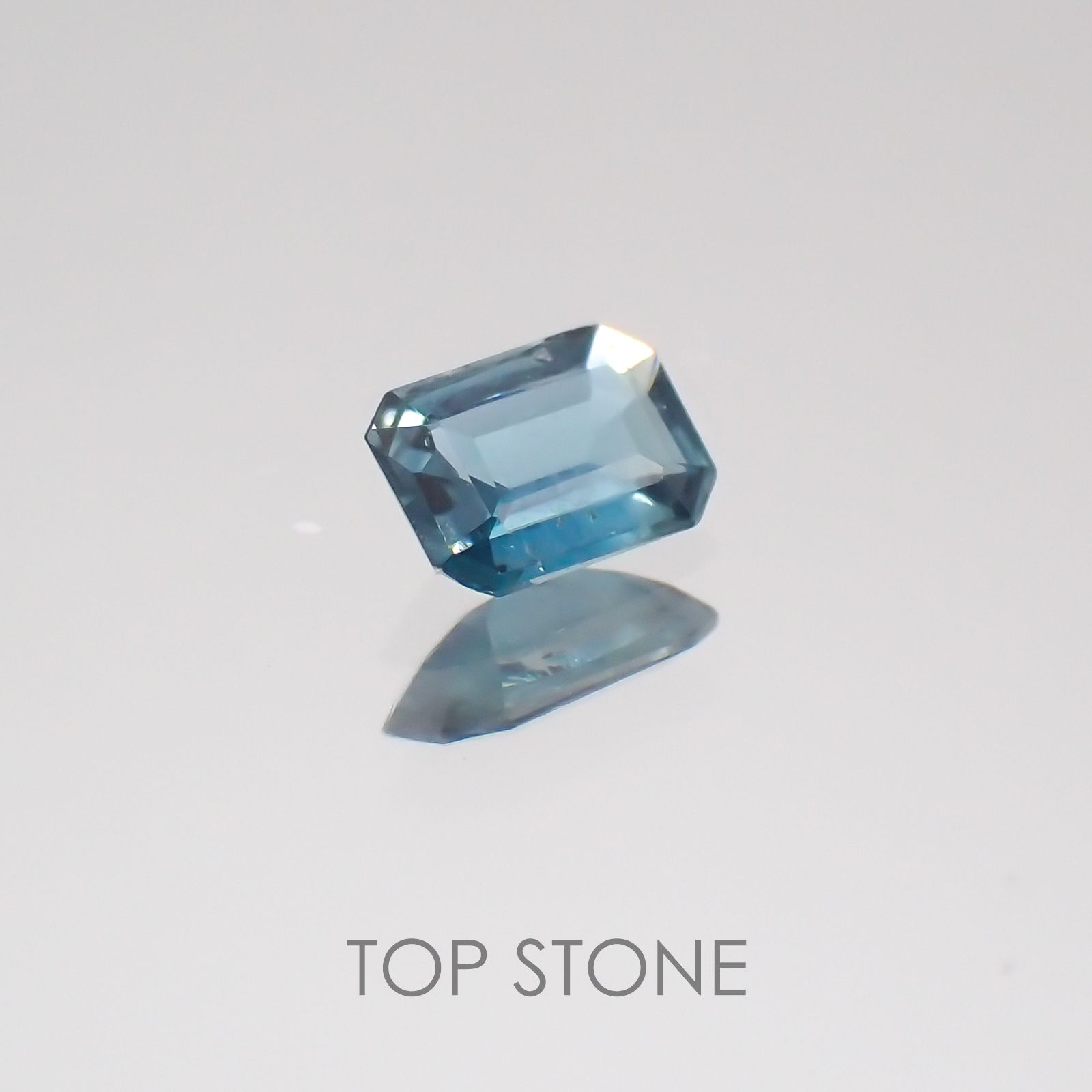 サファリン マダガスカル産 ルース 0.12ct[20128839]3.6×2.6mm前後