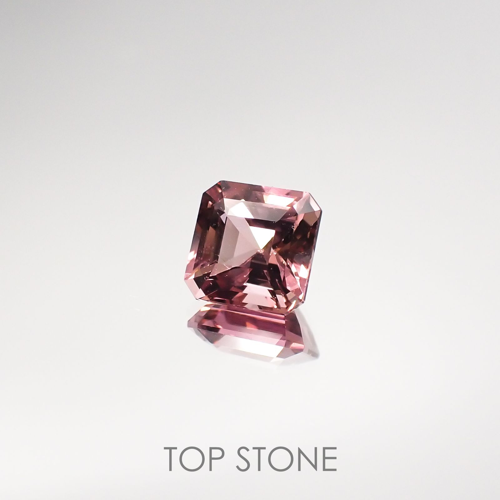 ピンクトルマリン パパラチャカラー(宝石名ピンク・トルマリン) ルワンダ産 1.314ct ソ付(彩珠)[210711636]6.4×6.3mm前後