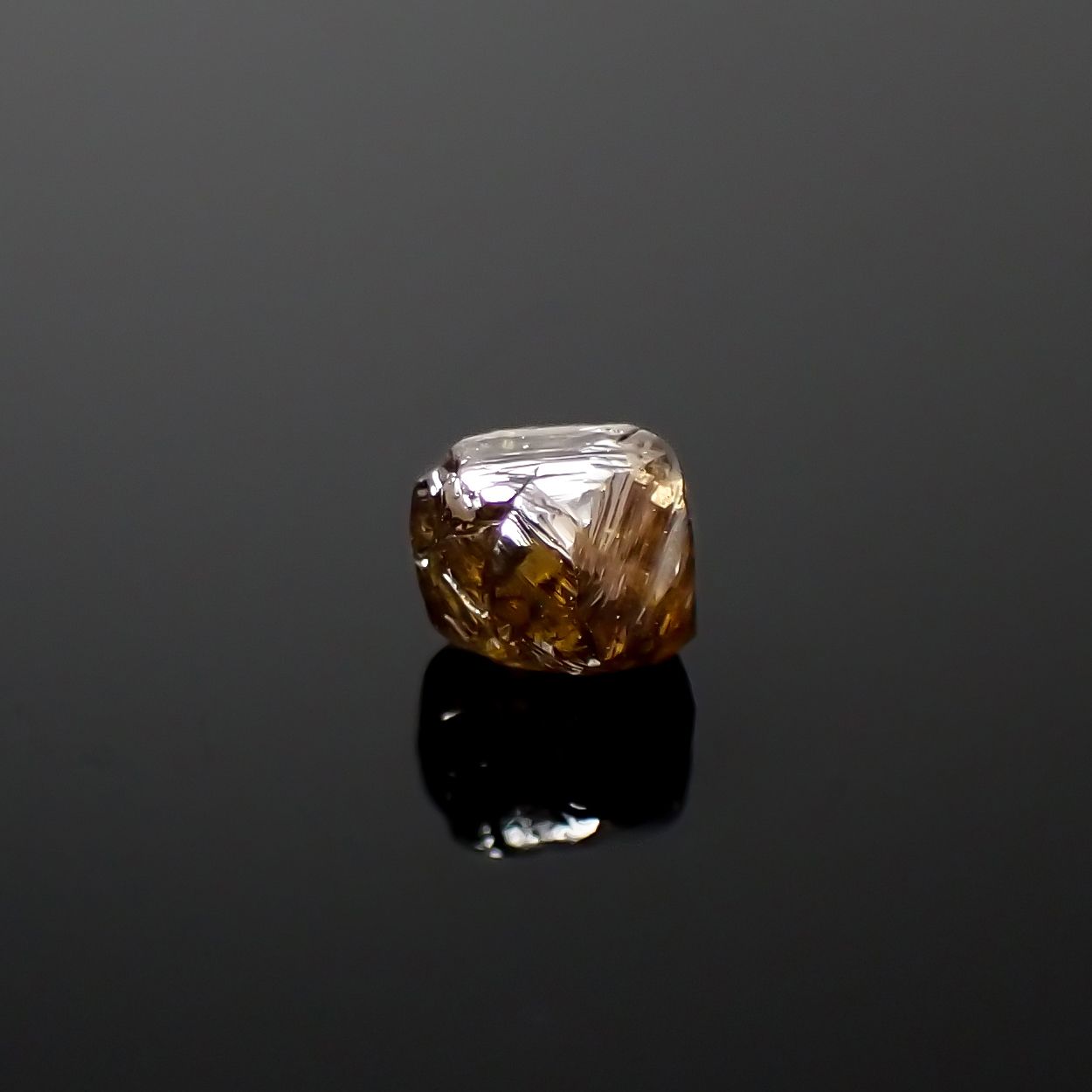 ソーヤブルダイヤモンド 原石 0.52ct[240326565]4.6x3.7mm前後