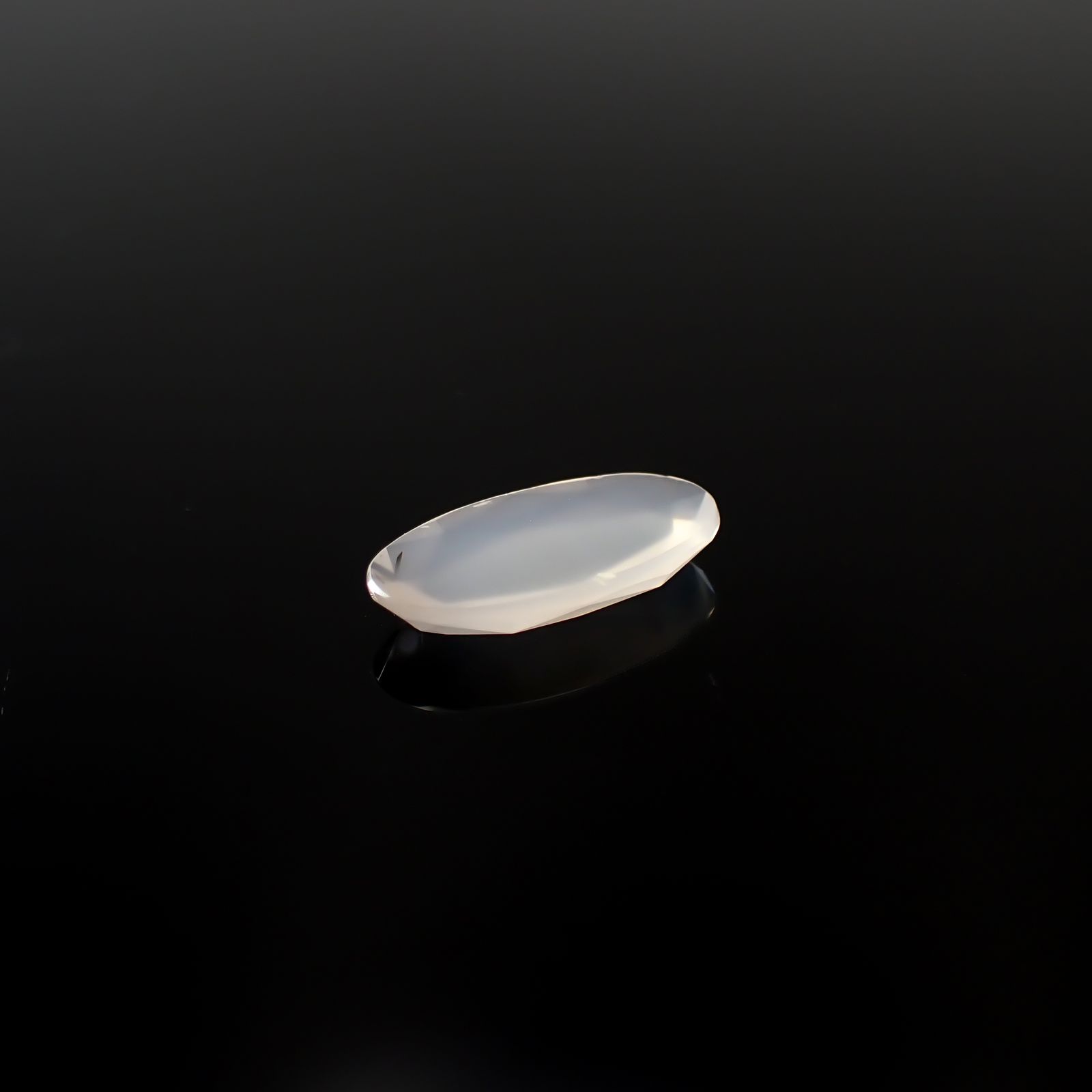 アイリスカルセドニー ブラジル・ミナスジェライス州産 2.75ct[240527812]15.7x8.4mm前後