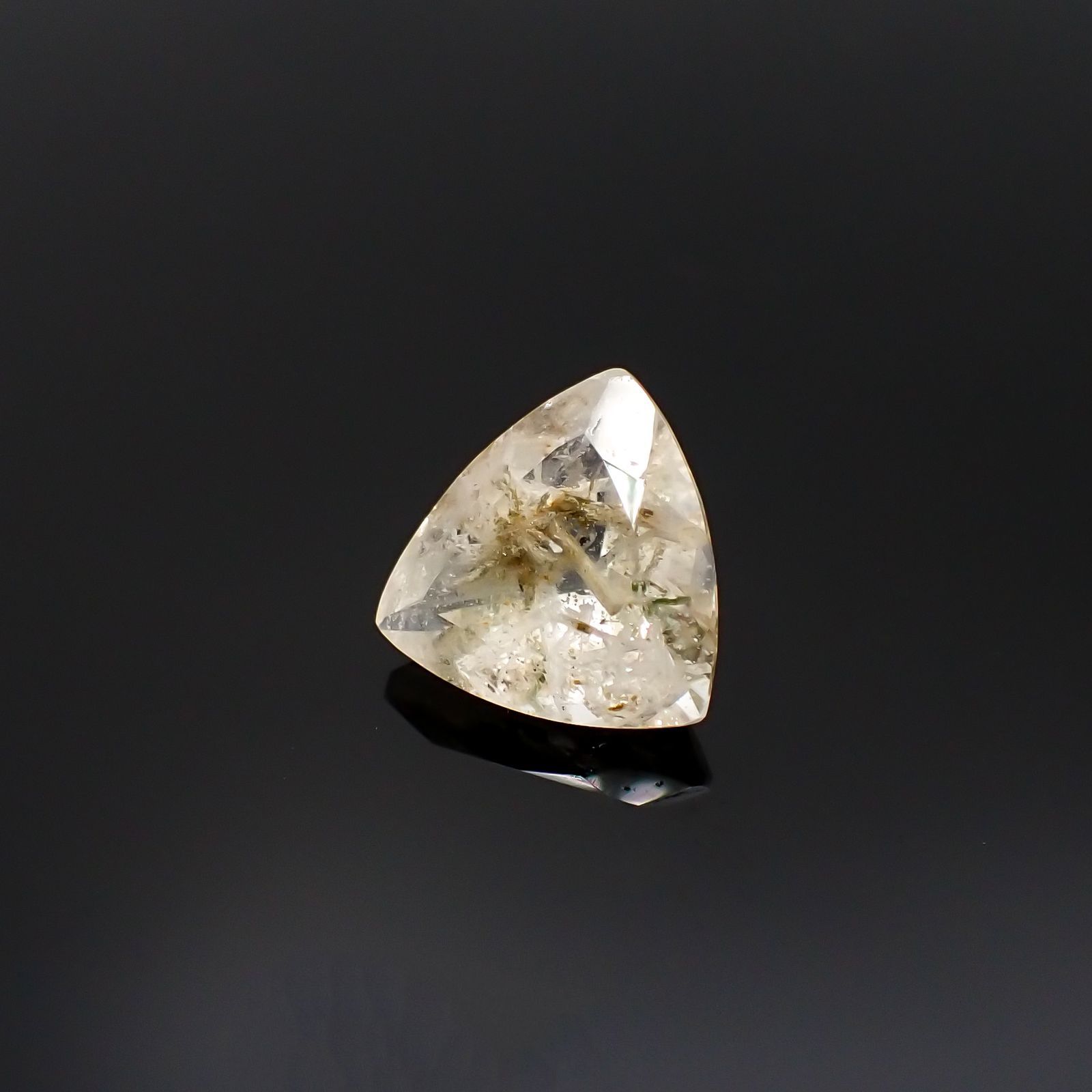 ヘデンベルジャイトインクォーツ インドネシア産 5.50ct [220917825]13x13mm前後