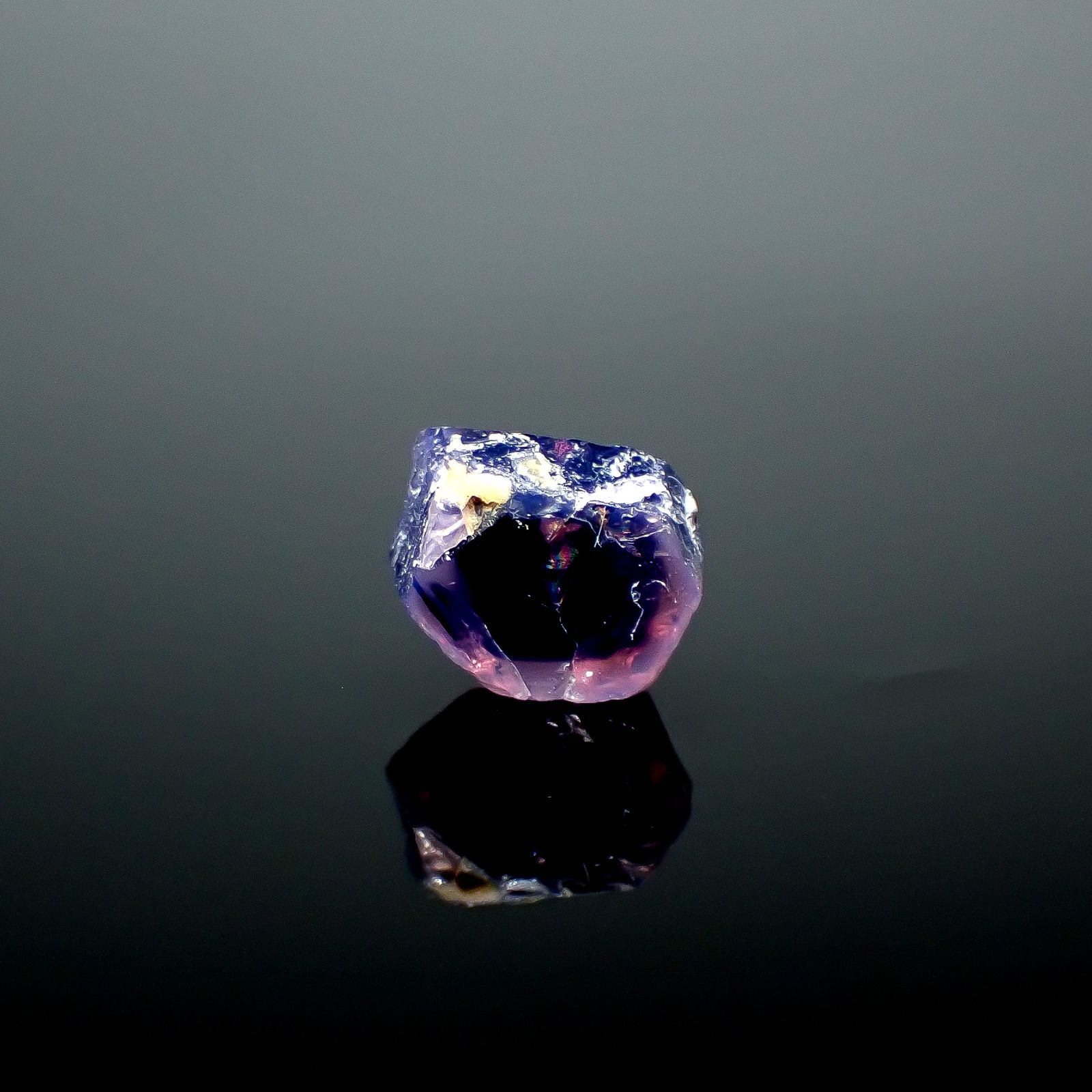 ウィンザーサファイア原石スライス タンザニア・ウィンザー産 1.33ct [250730831]5.8x7mm前後