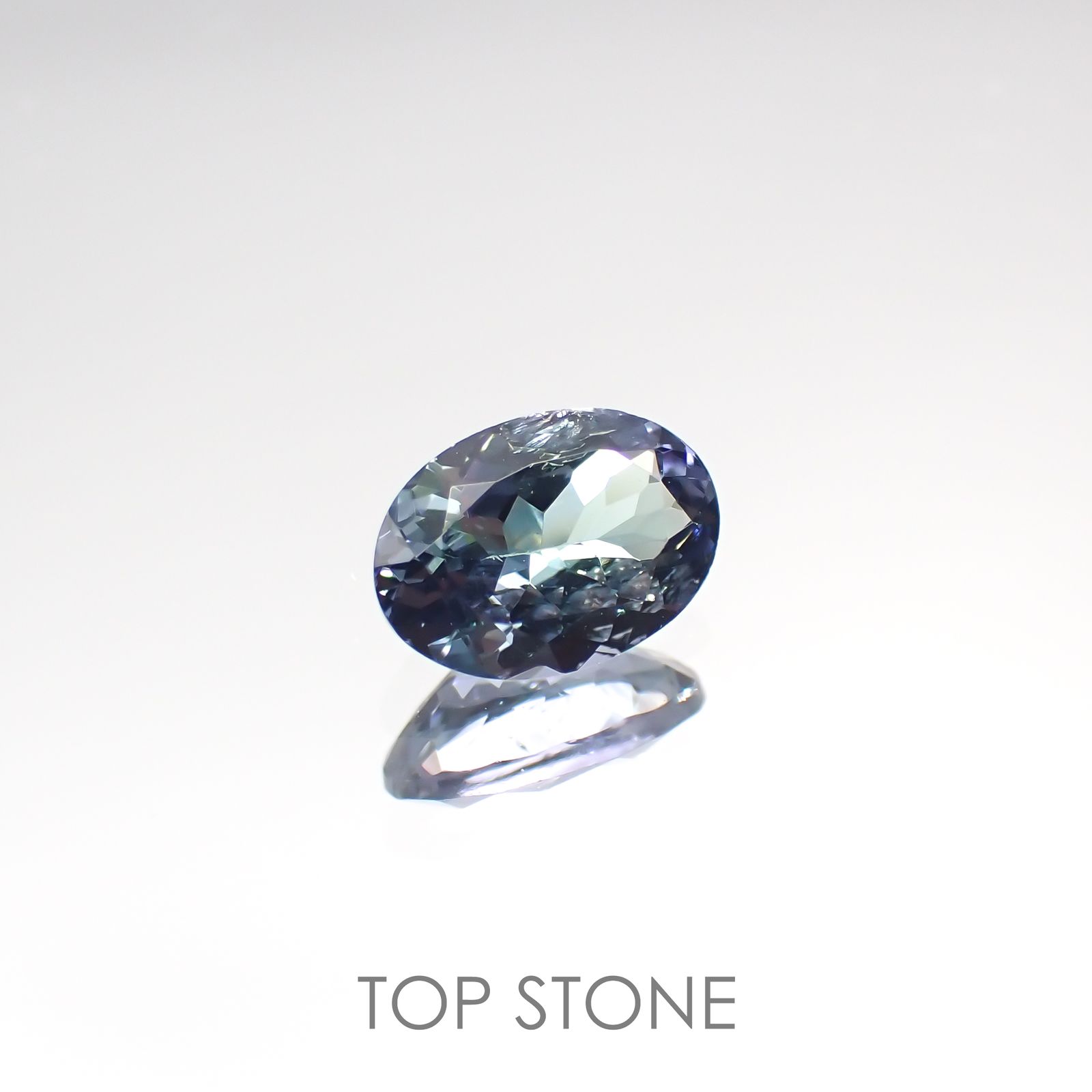 バイカラータンザナイト(ゾイサイト) タンザニア産 ルース 0.76ct[210812649]7.1×5mm前後