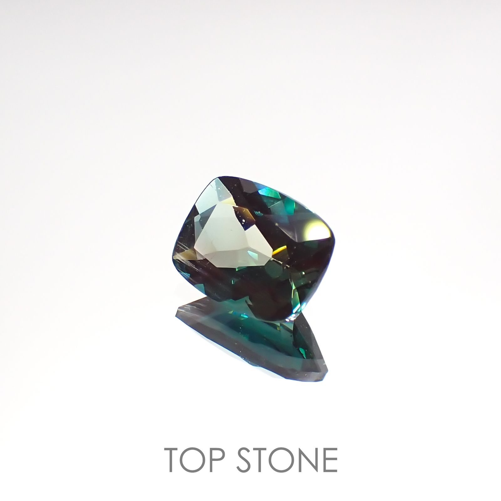 グリーンアンデシン(宝石名グリーン・アンデシン)チベット産 1.75ct 識別済[220115251]8.9x7.1mm前後