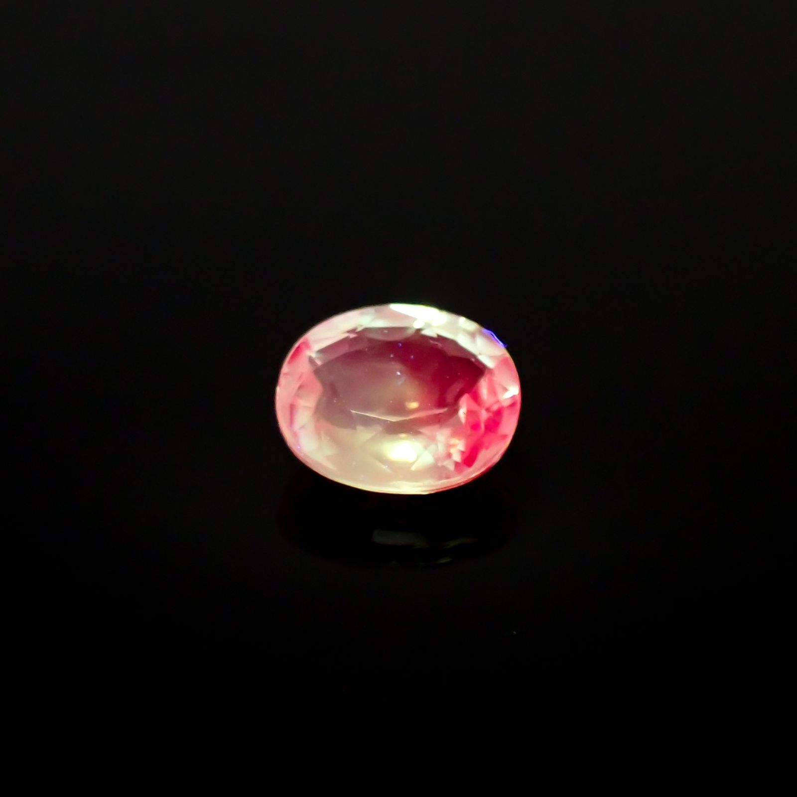 シルキーアレキサンドライト タンザニア産 0.79ct [241129511]5.9x5.1mm前後